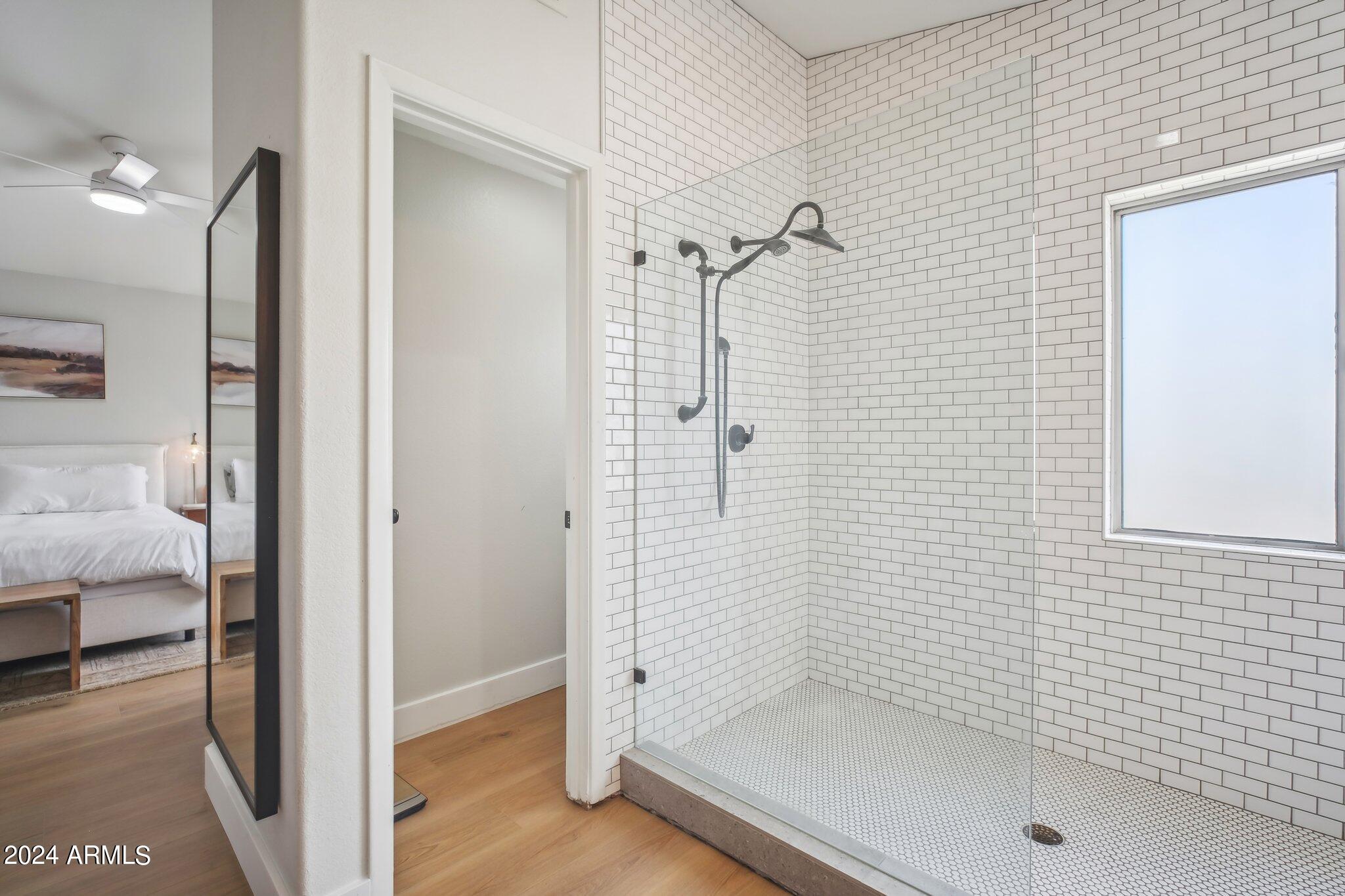 3364 E MENADOTA Drive