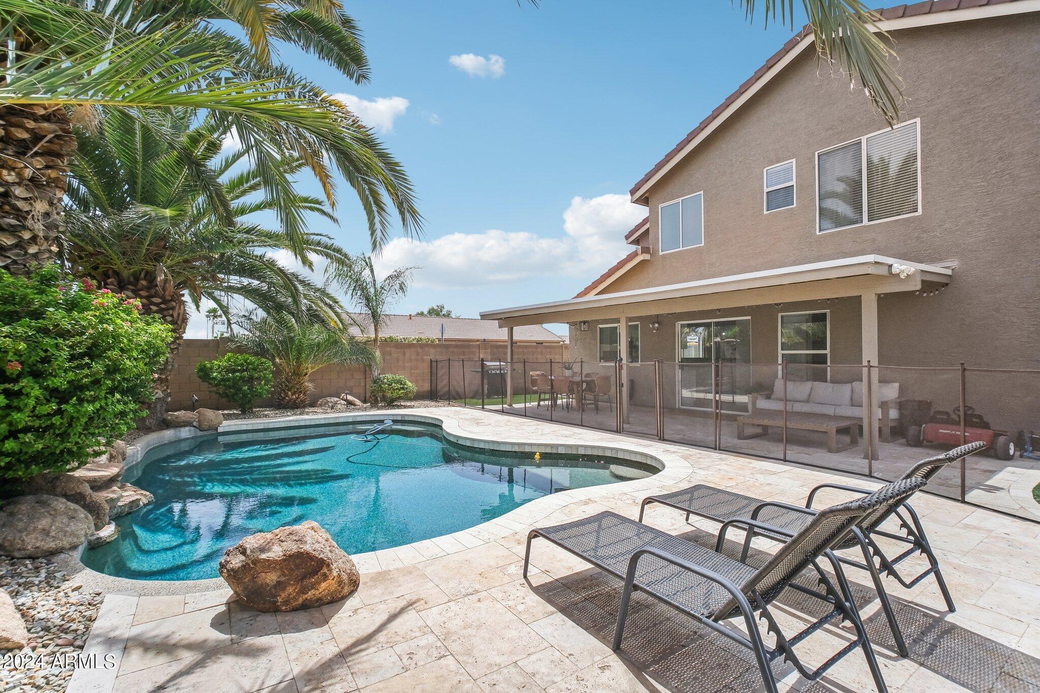 3364 E MENADOTA Drive