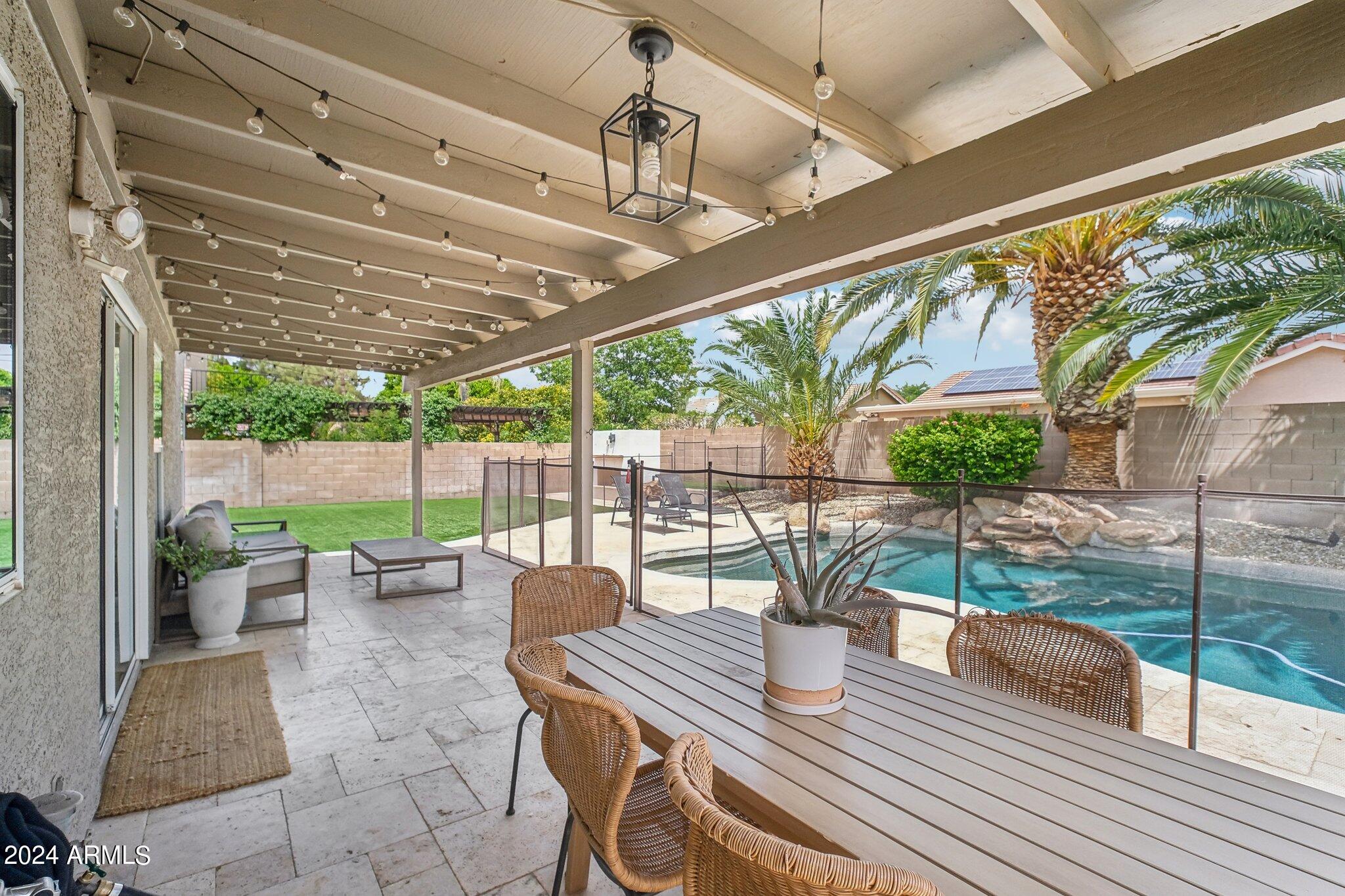 3364 E MENADOTA Drive