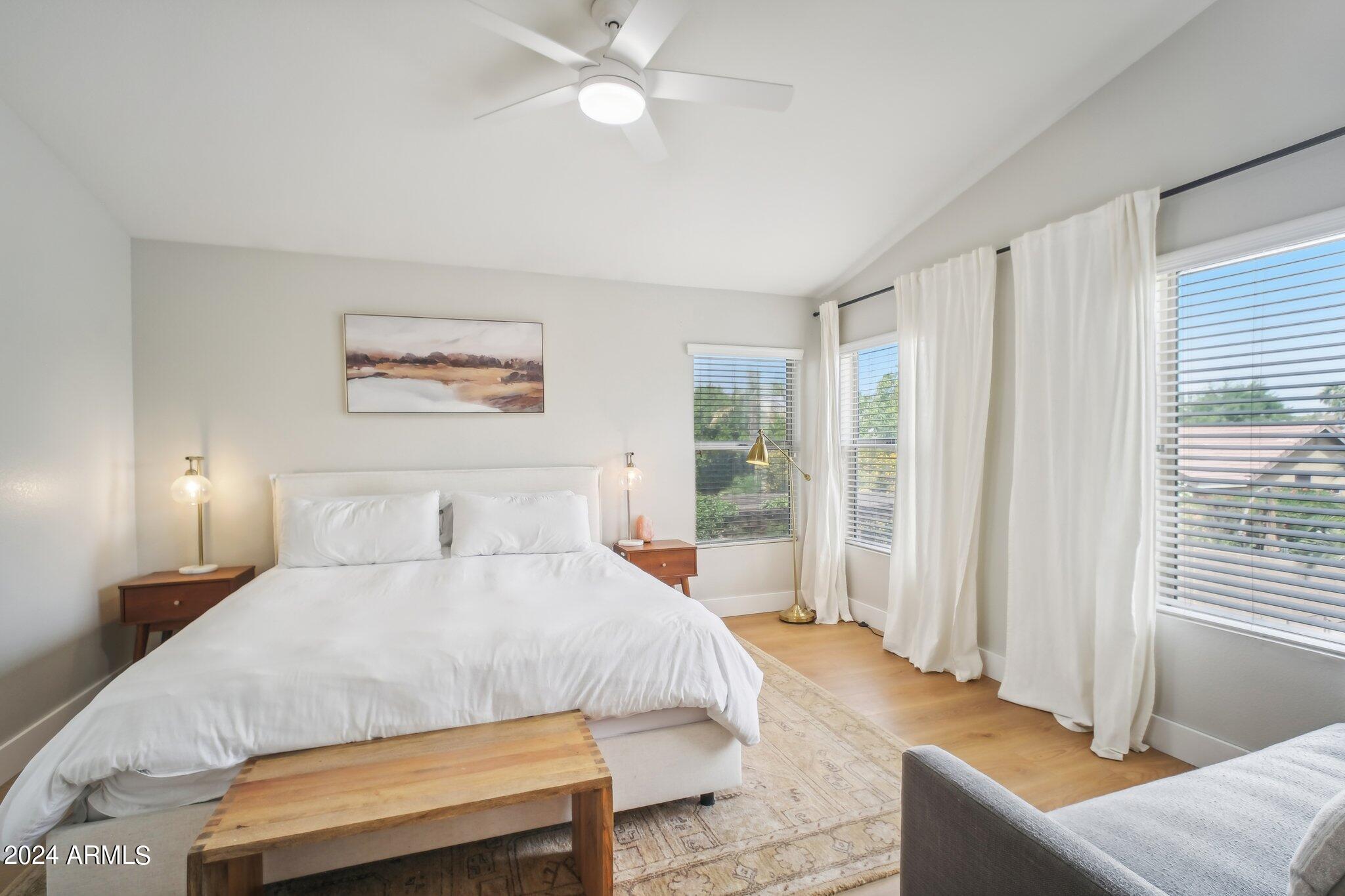 3364 E MENADOTA Drive