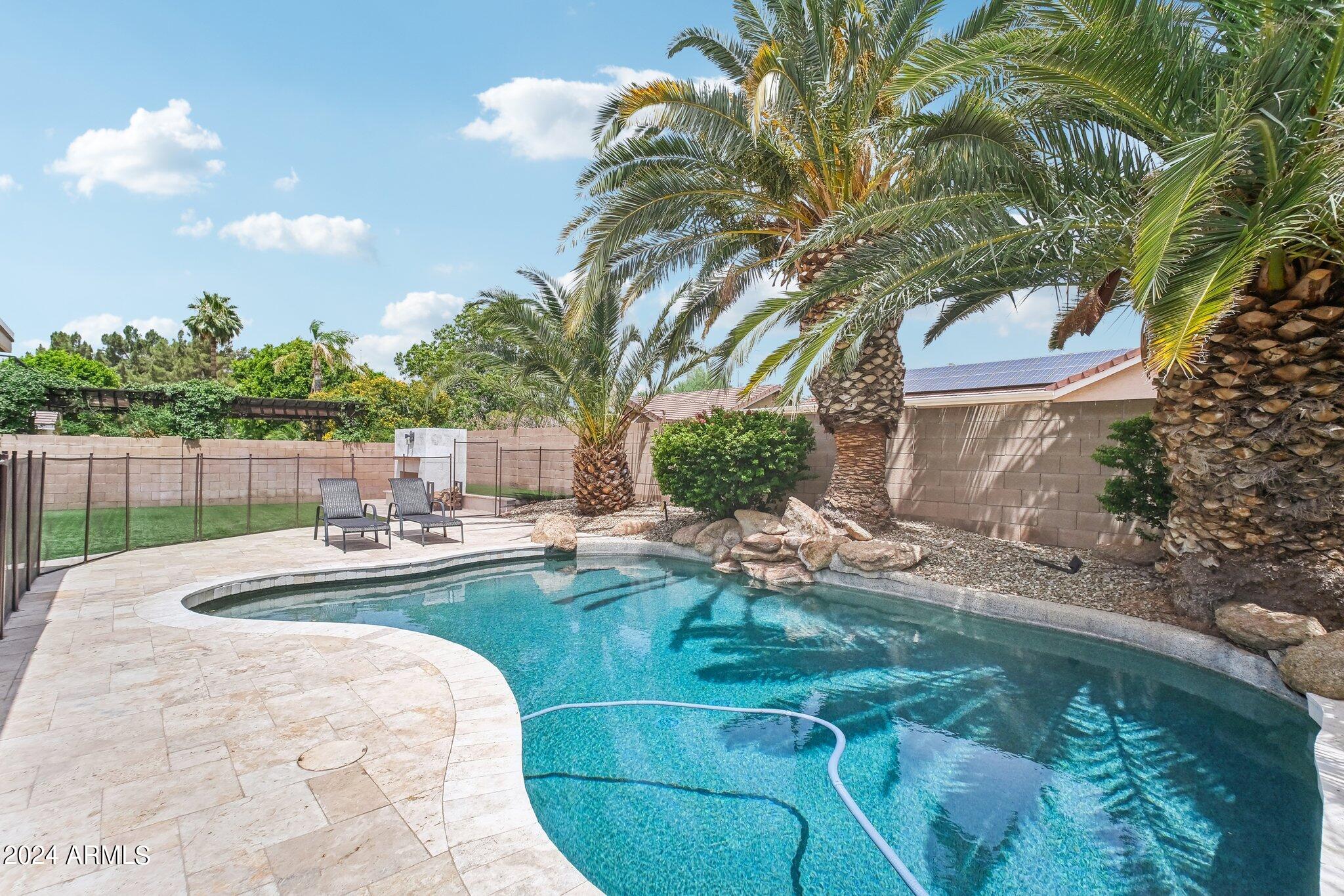 3364 E MENADOTA Drive