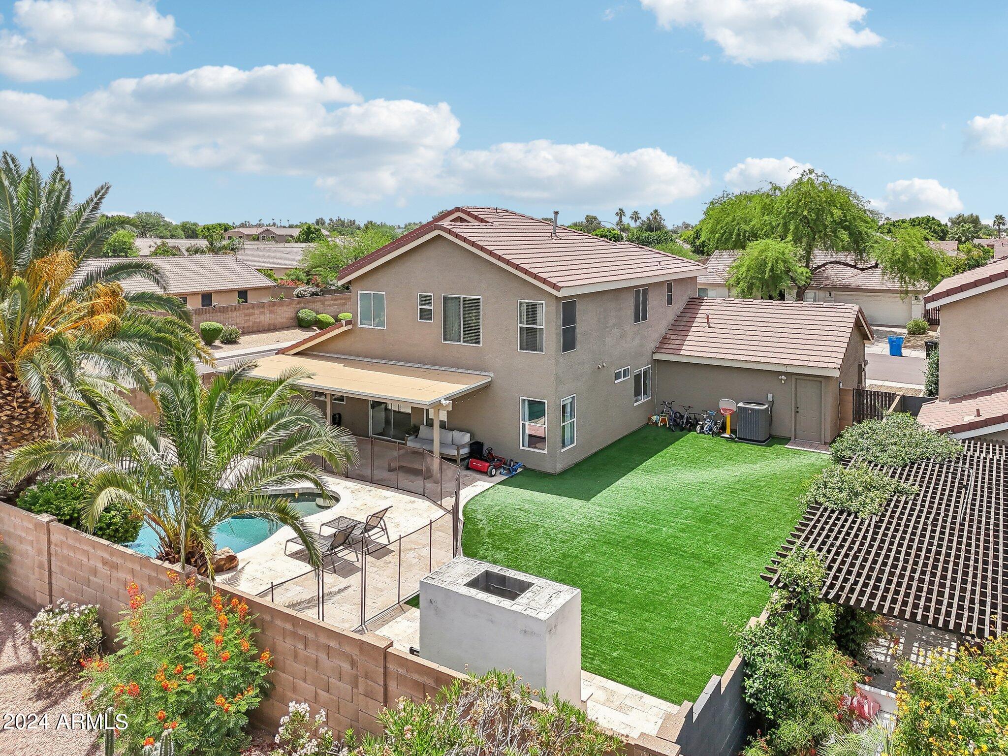 3364 E MENADOTA Drive