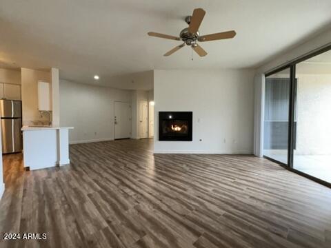 1701 E COLTER Street, 437