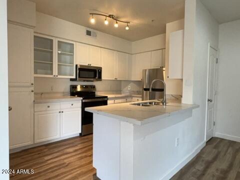 1701 E COLTER Street, 437