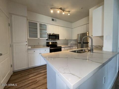 1701 E COLTER Street, 437