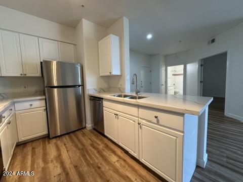 1701 E COLTER Street, 437