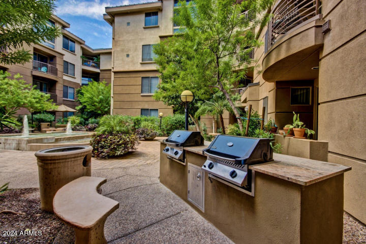 1701 E COLTER Street, 437