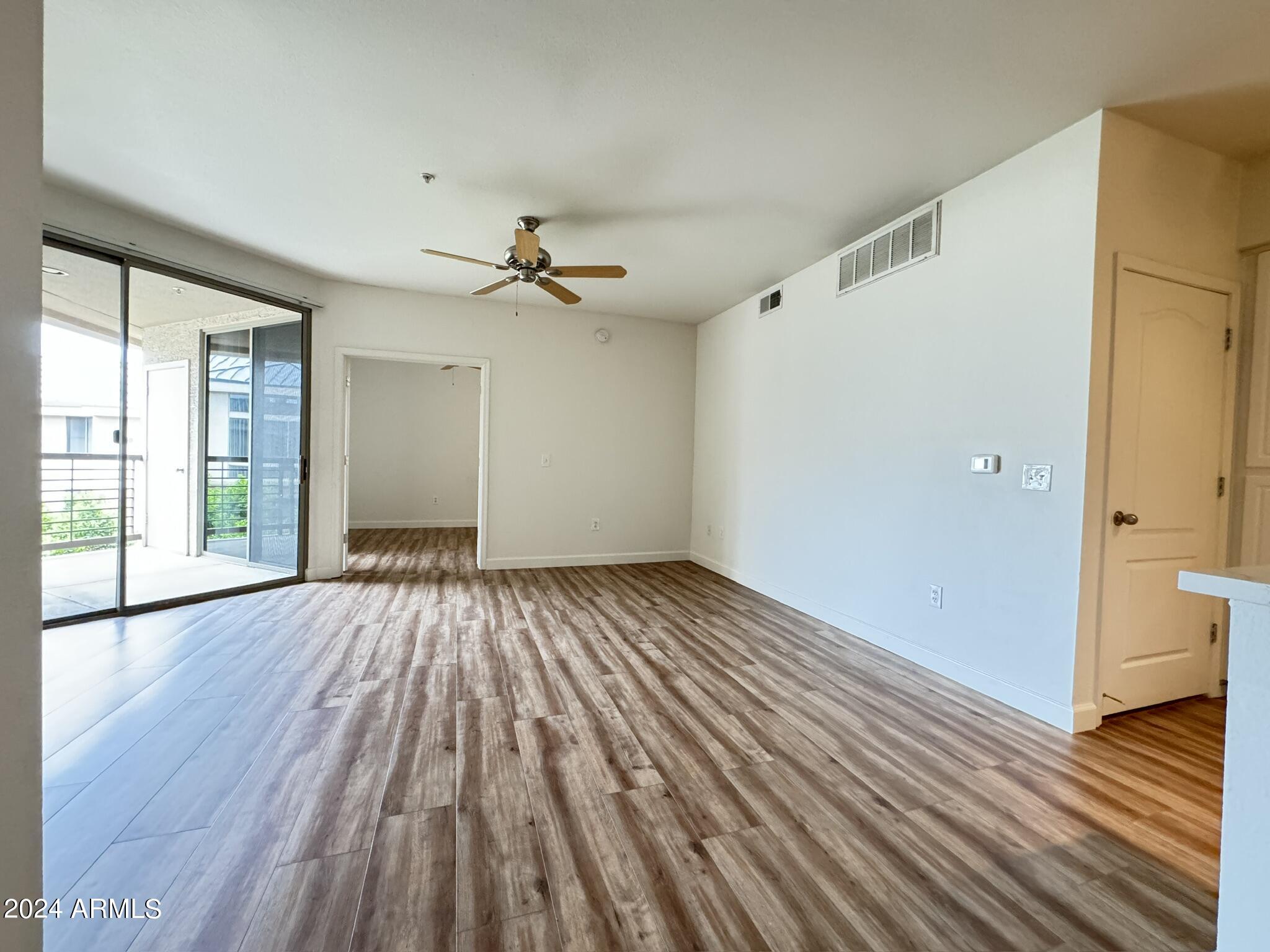 1701 E COLTER Street, 437
