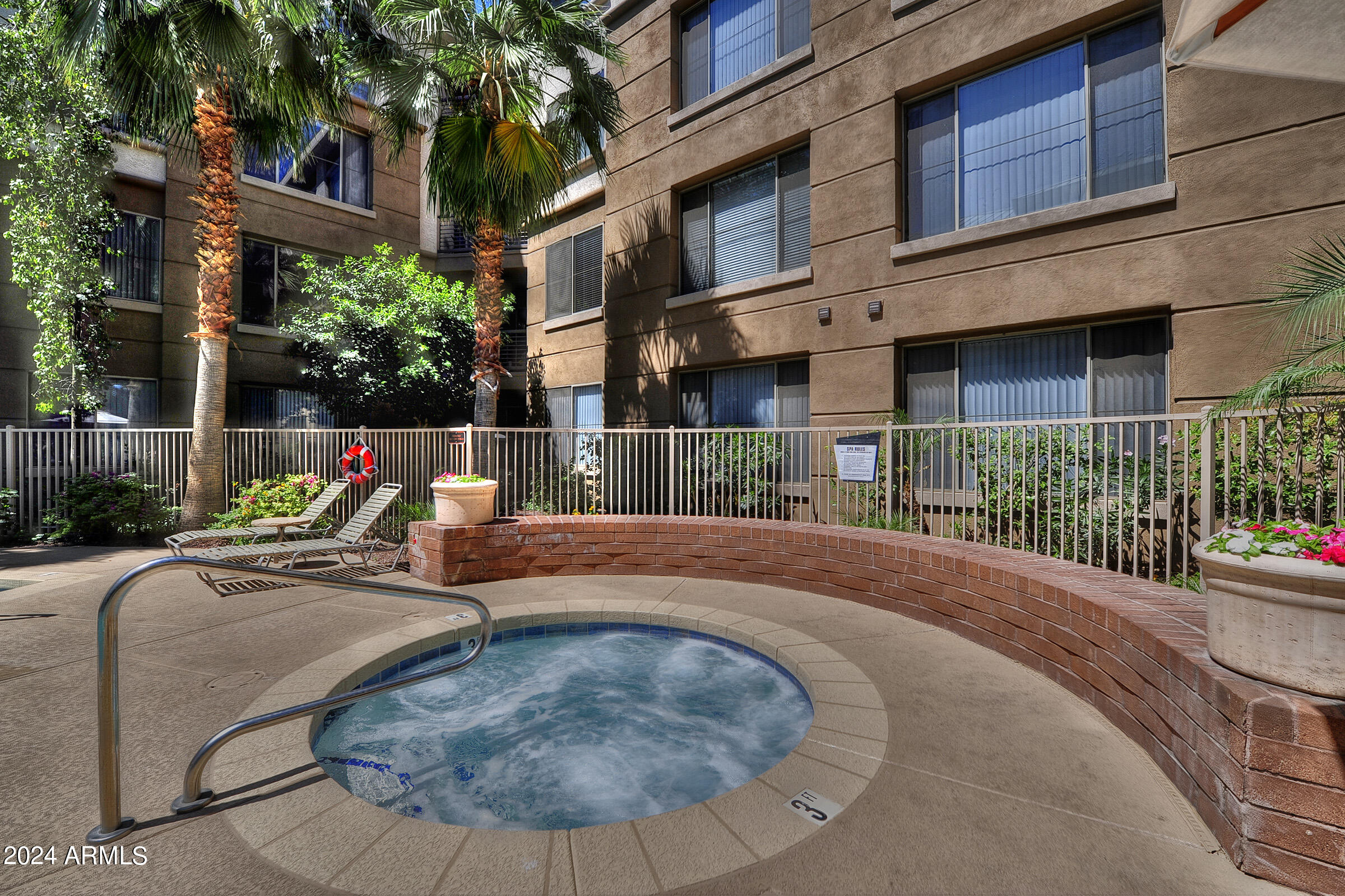 1701 E COLTER Street, 437