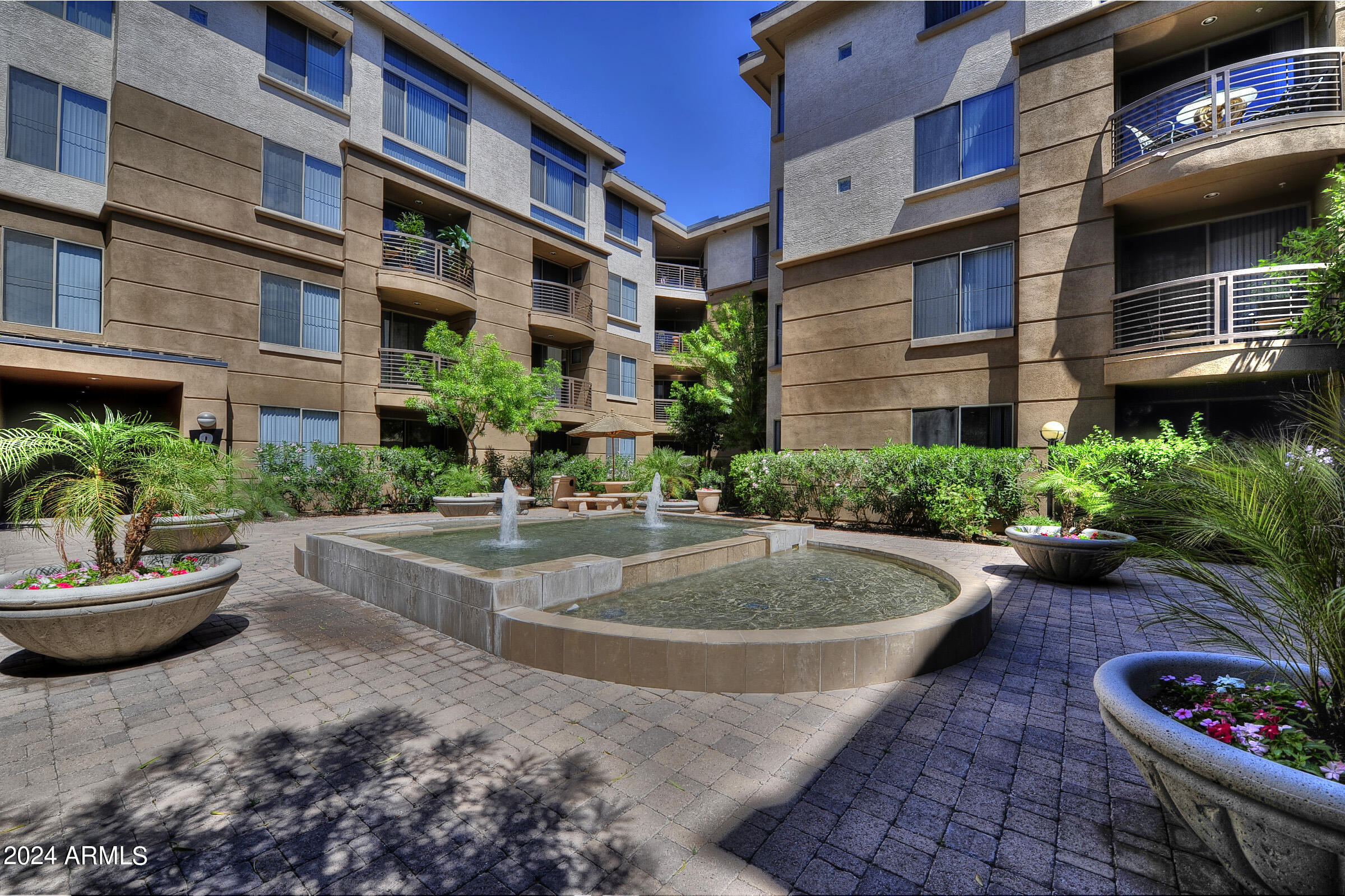 1701 E COLTER Street, 437