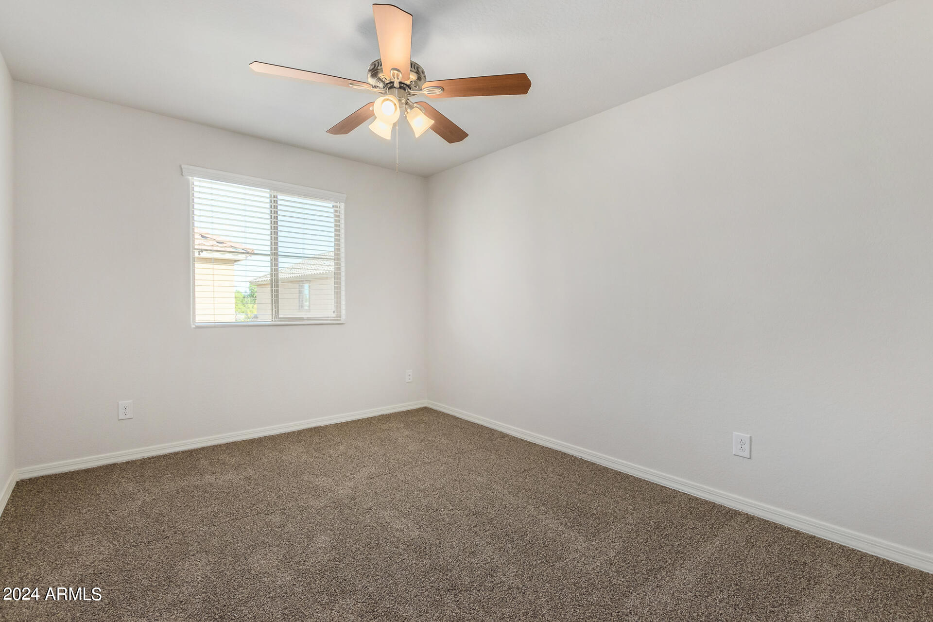 836 E AGUA FRIA Lane