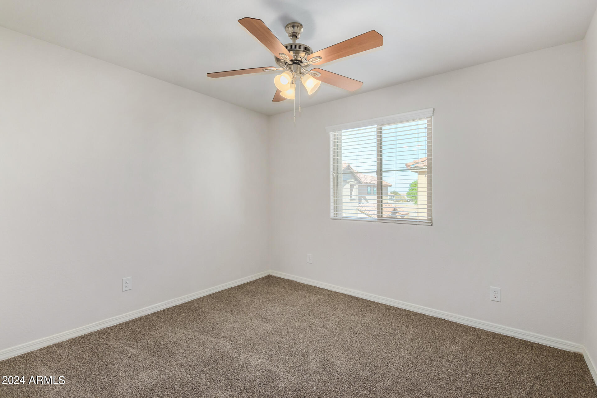 836 E AGUA FRIA Lane