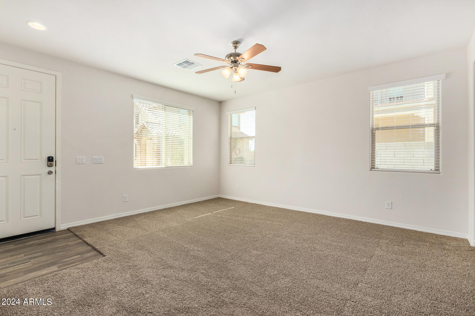 836 E AGUA FRIA Lane