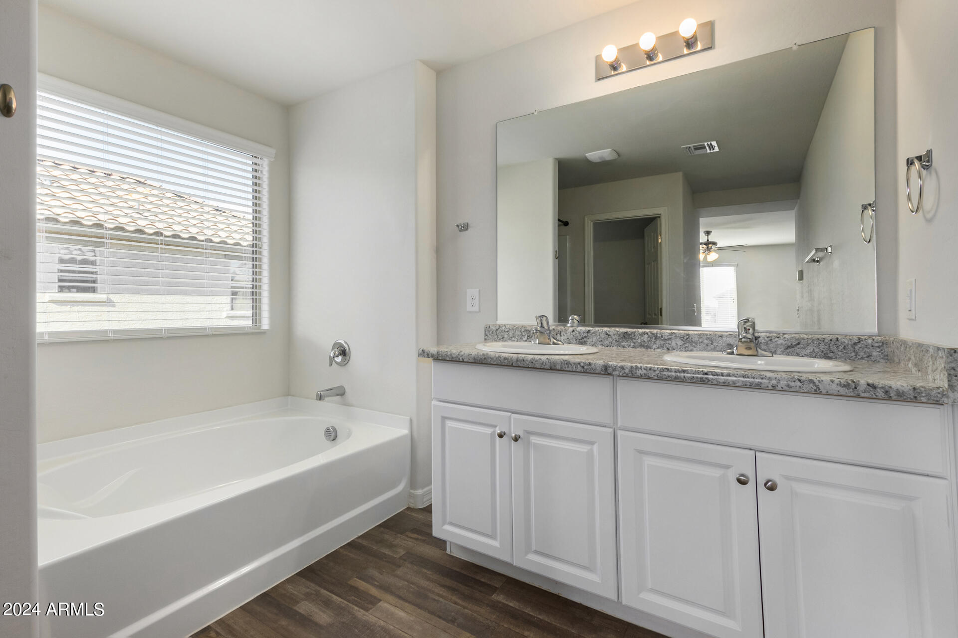 836 E AGUA FRIA Lane