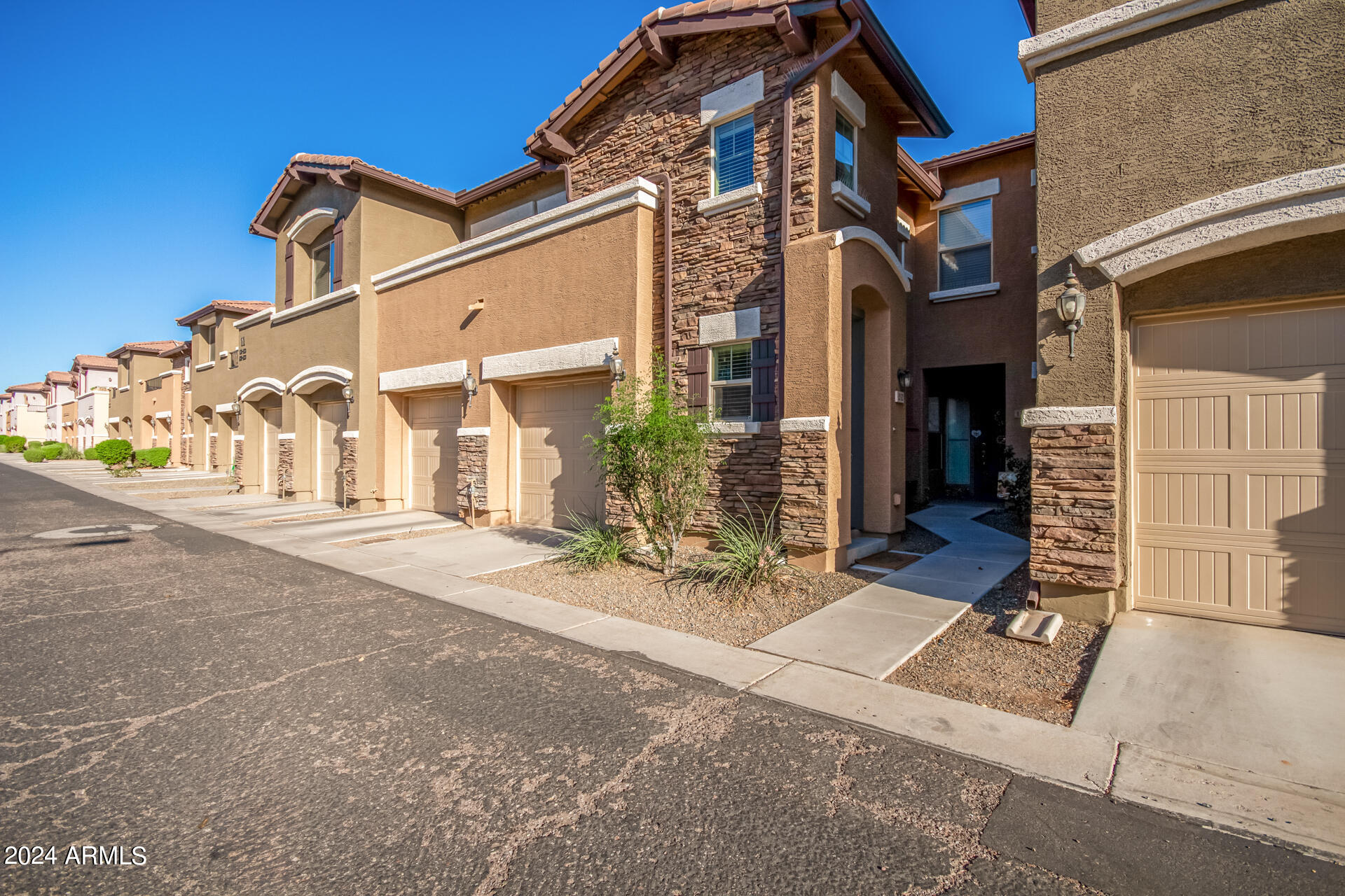 7726 E BASELINE Road, 232