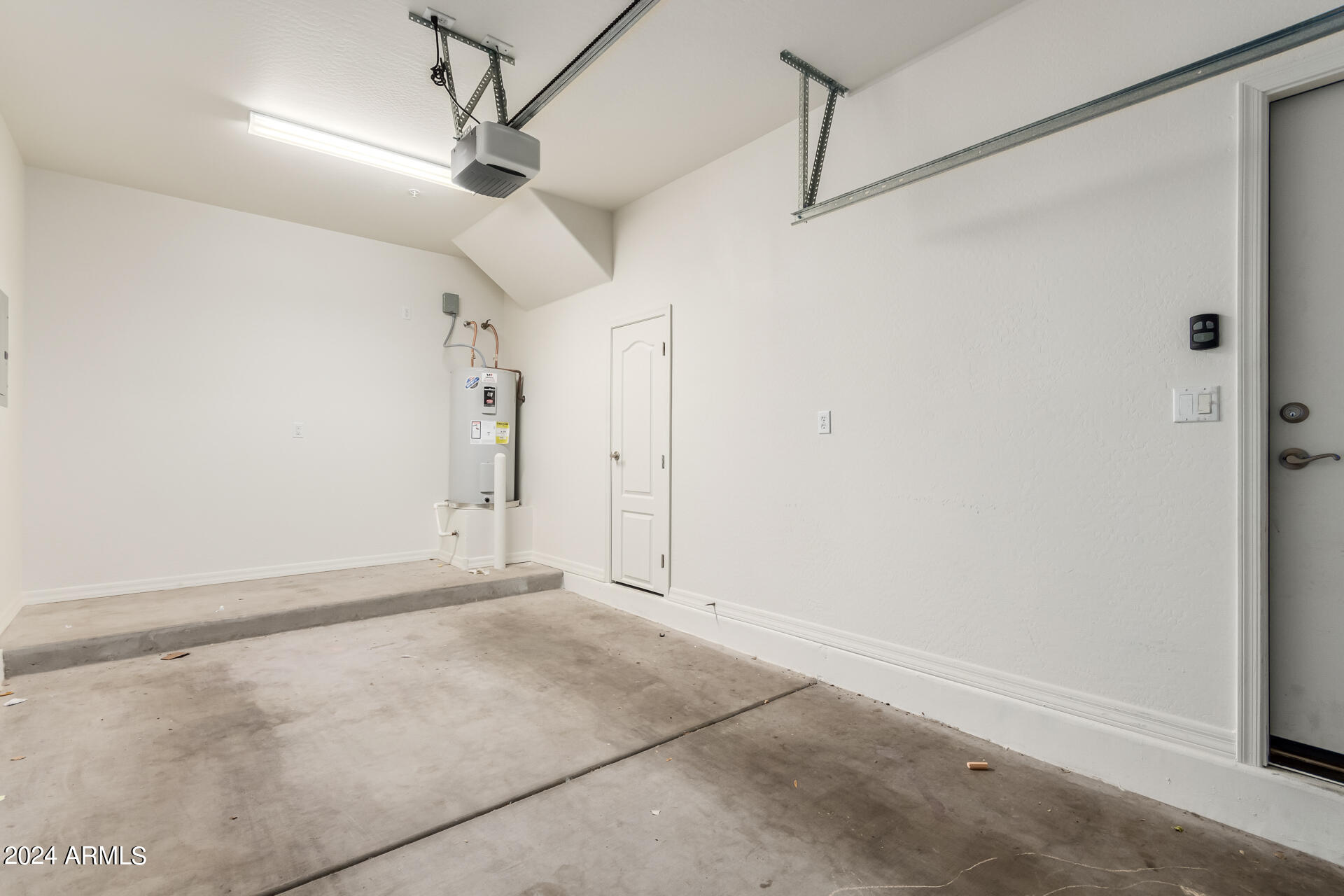 7726 E BASELINE Road, 232