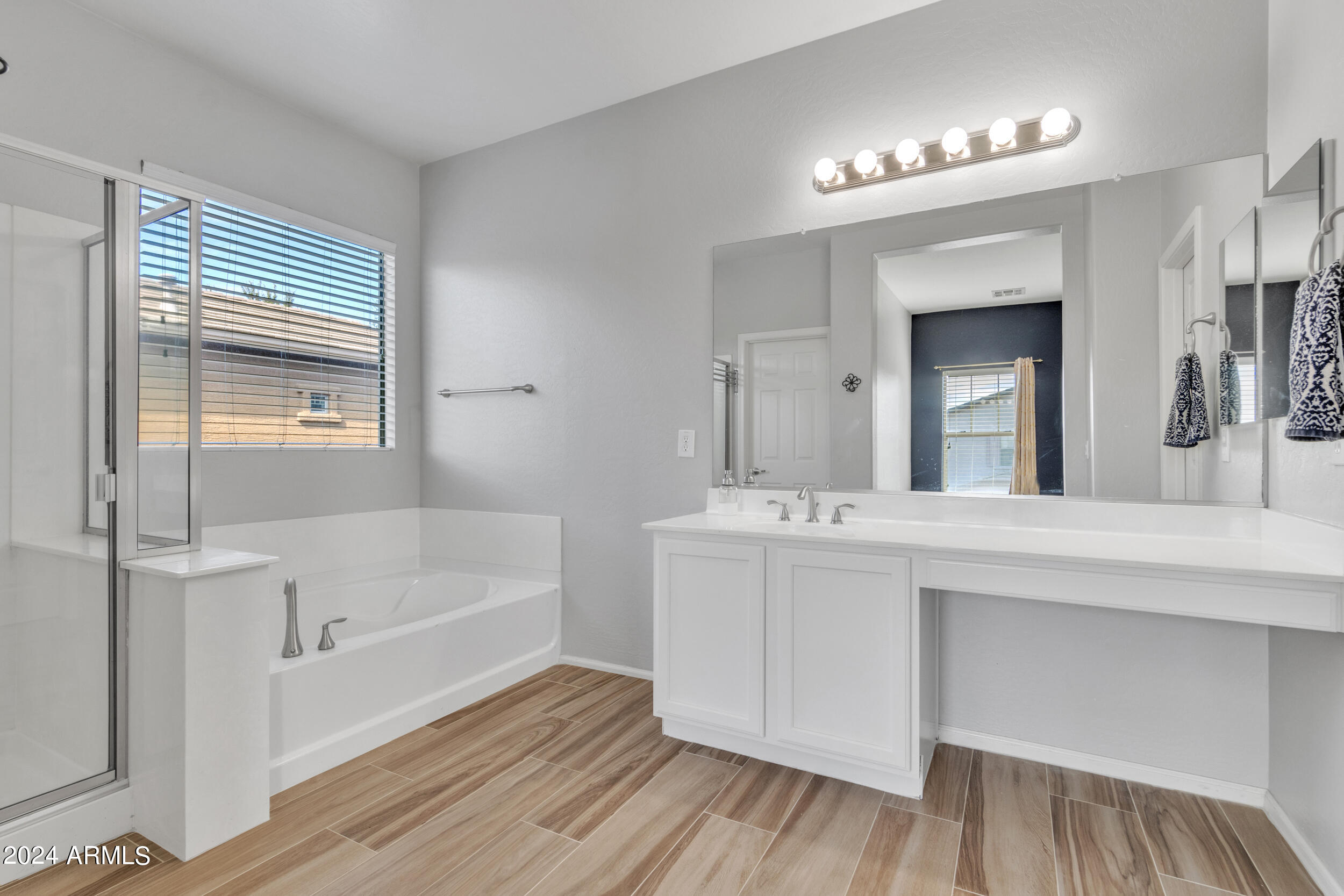 4255 E Washington Court