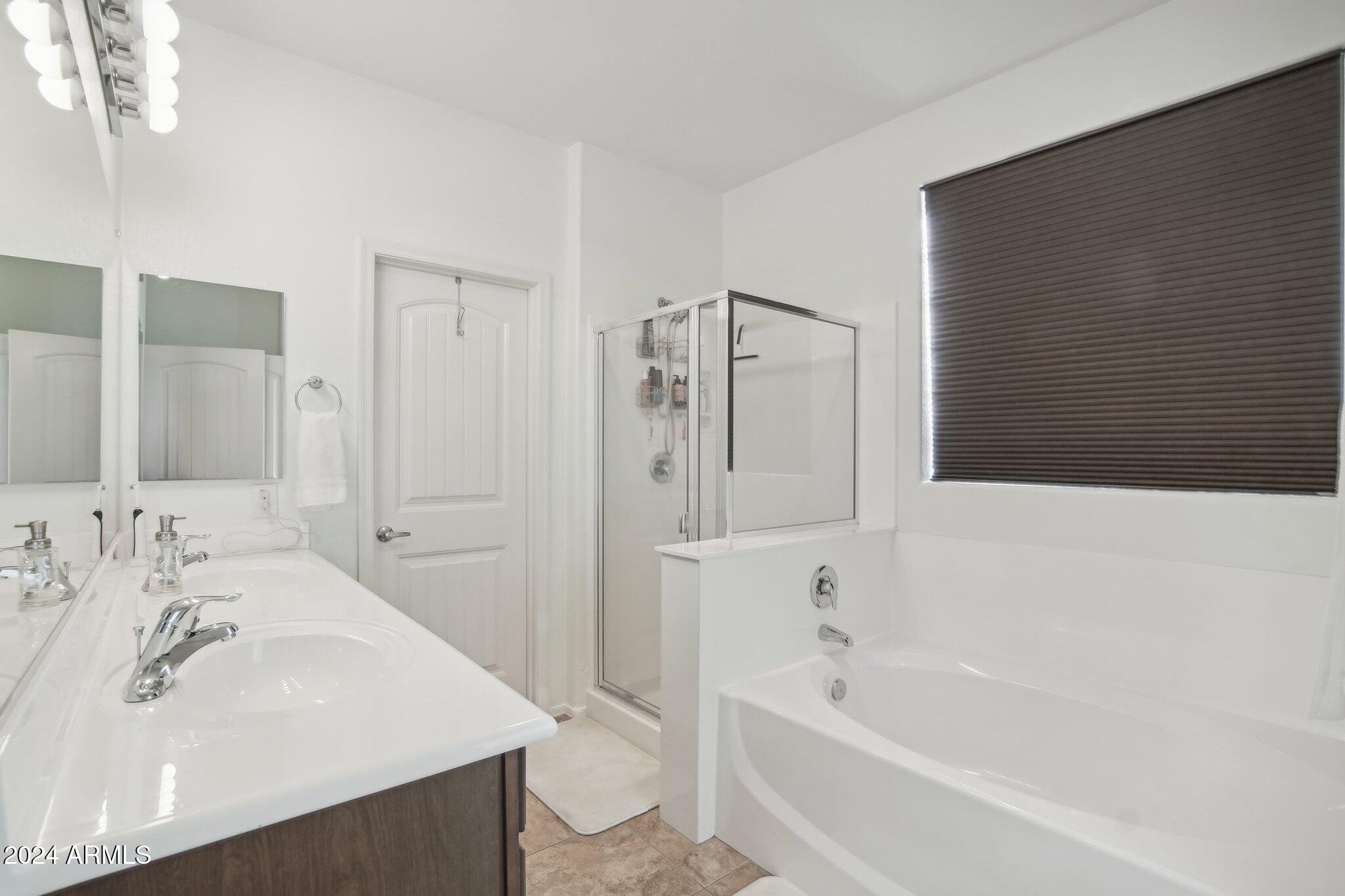 18086 W DESERT Lane