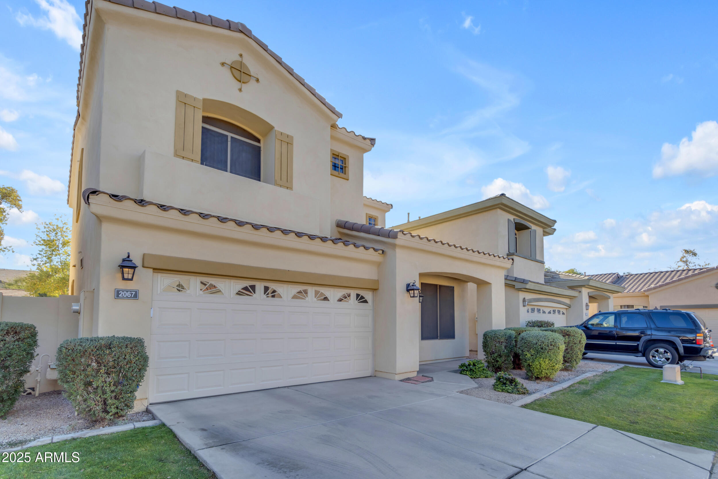 2067 W PERIWINKLE Way