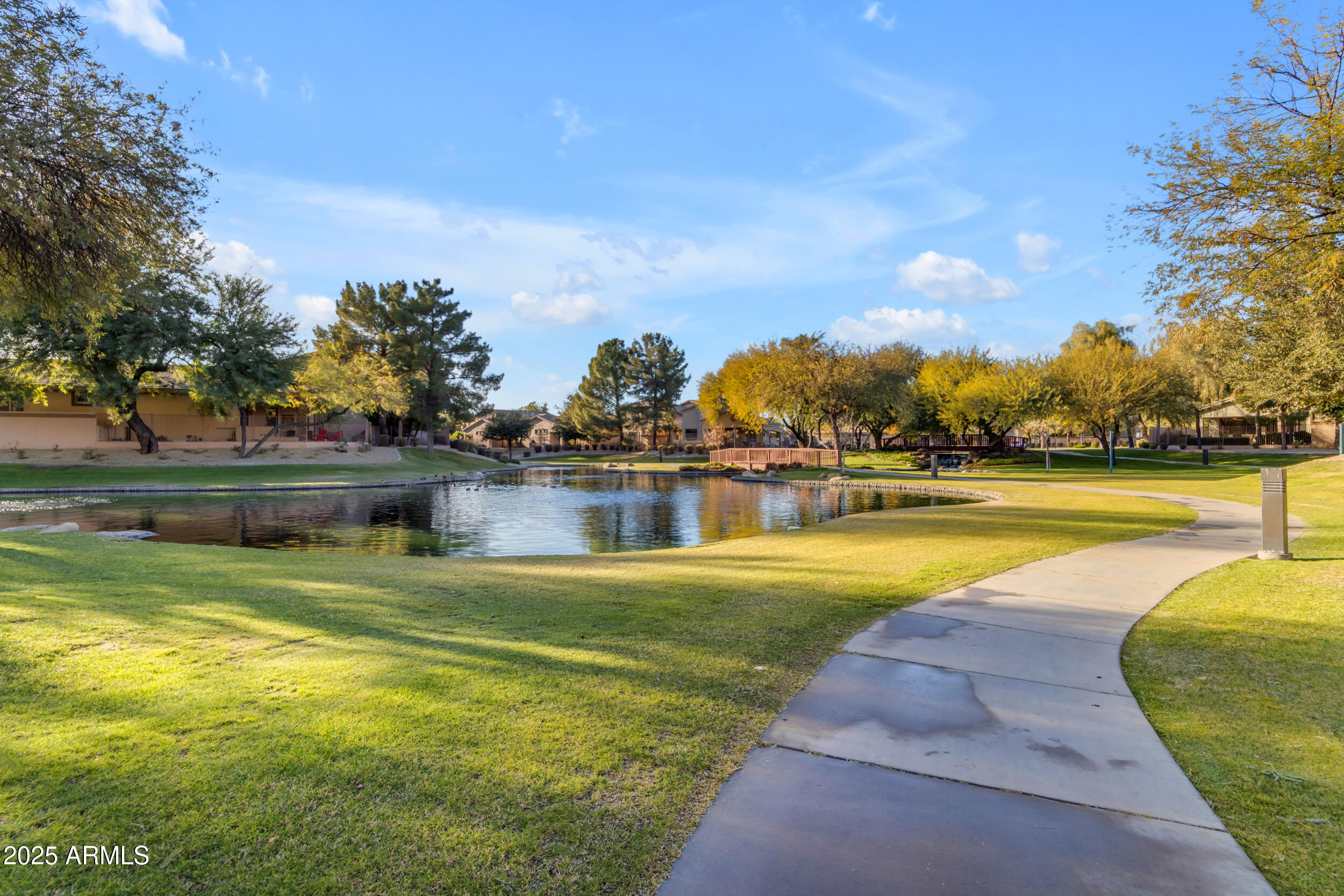 2067 W PERIWINKLE Way