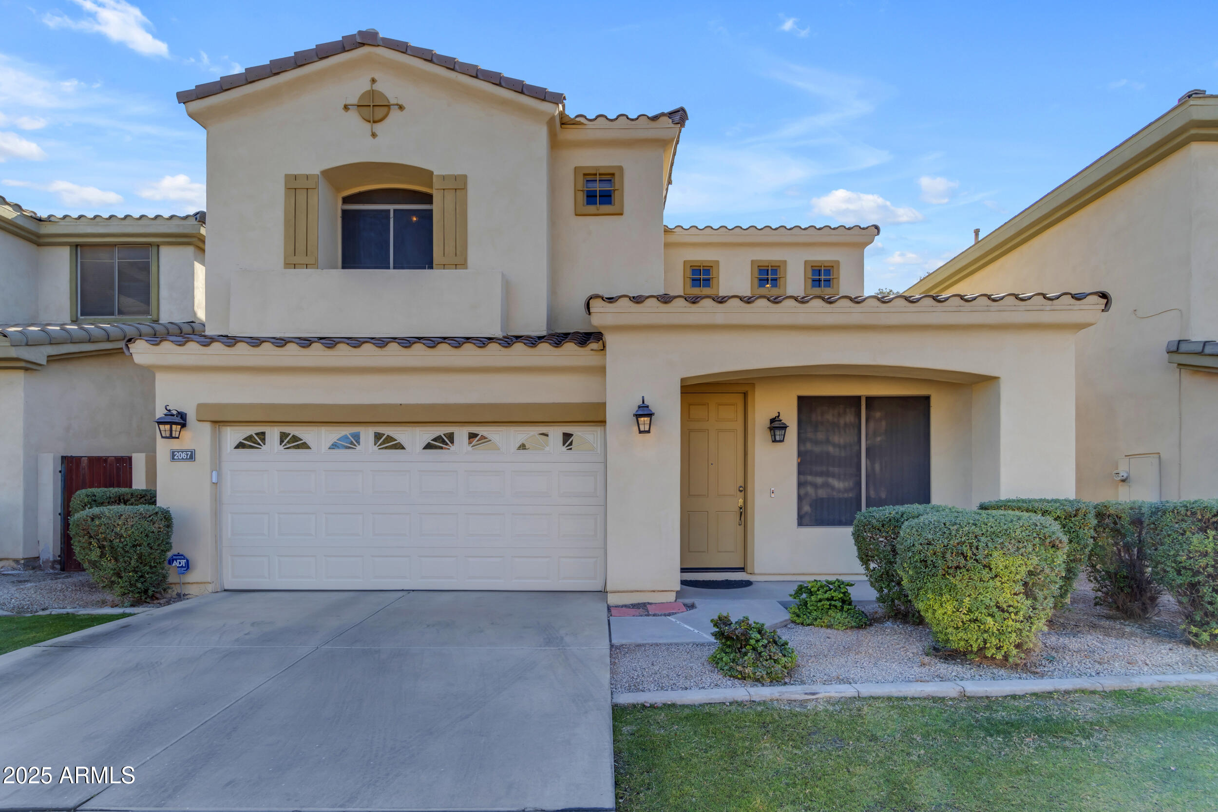 2067 W PERIWINKLE Way
