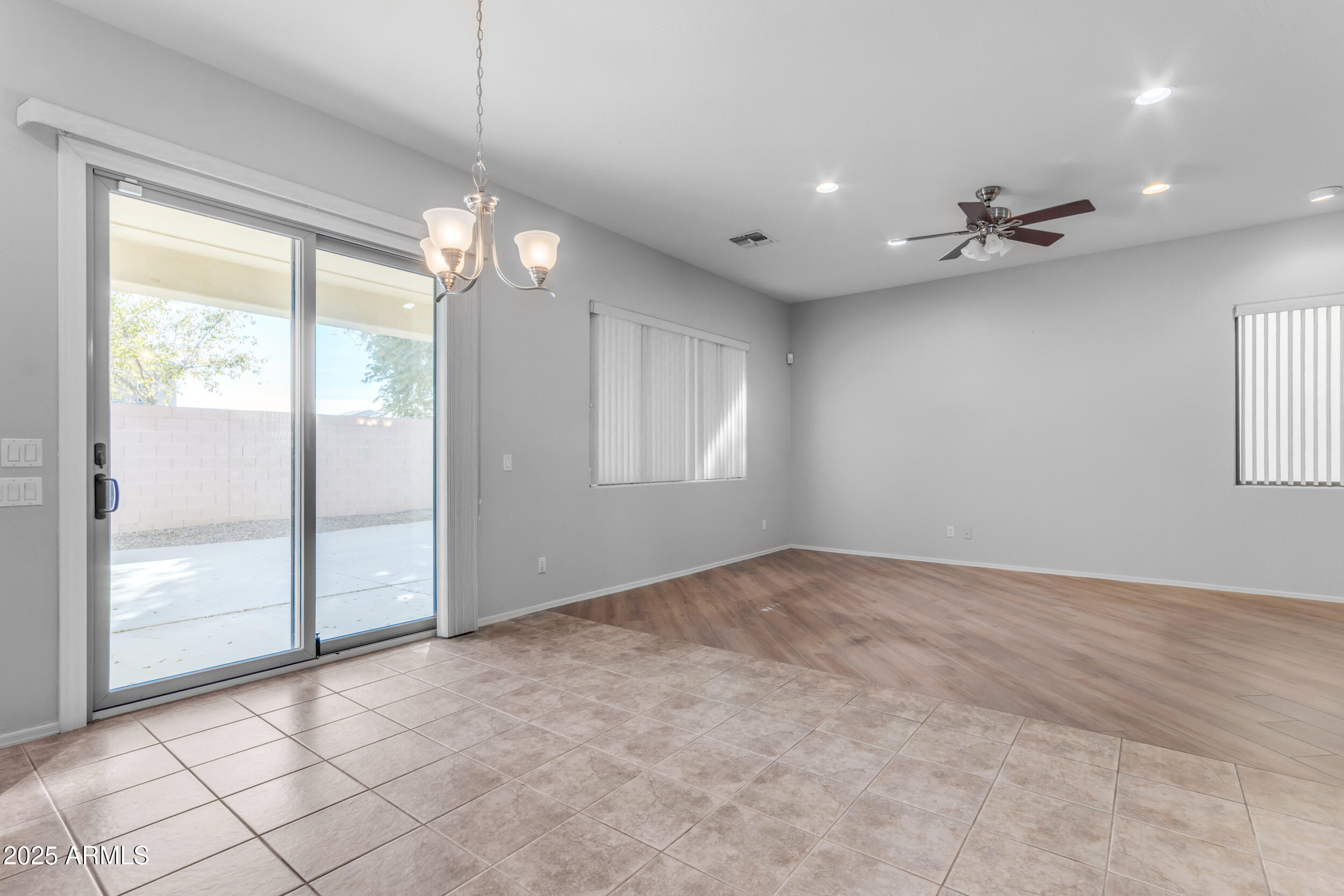 2067 W PERIWINKLE Way