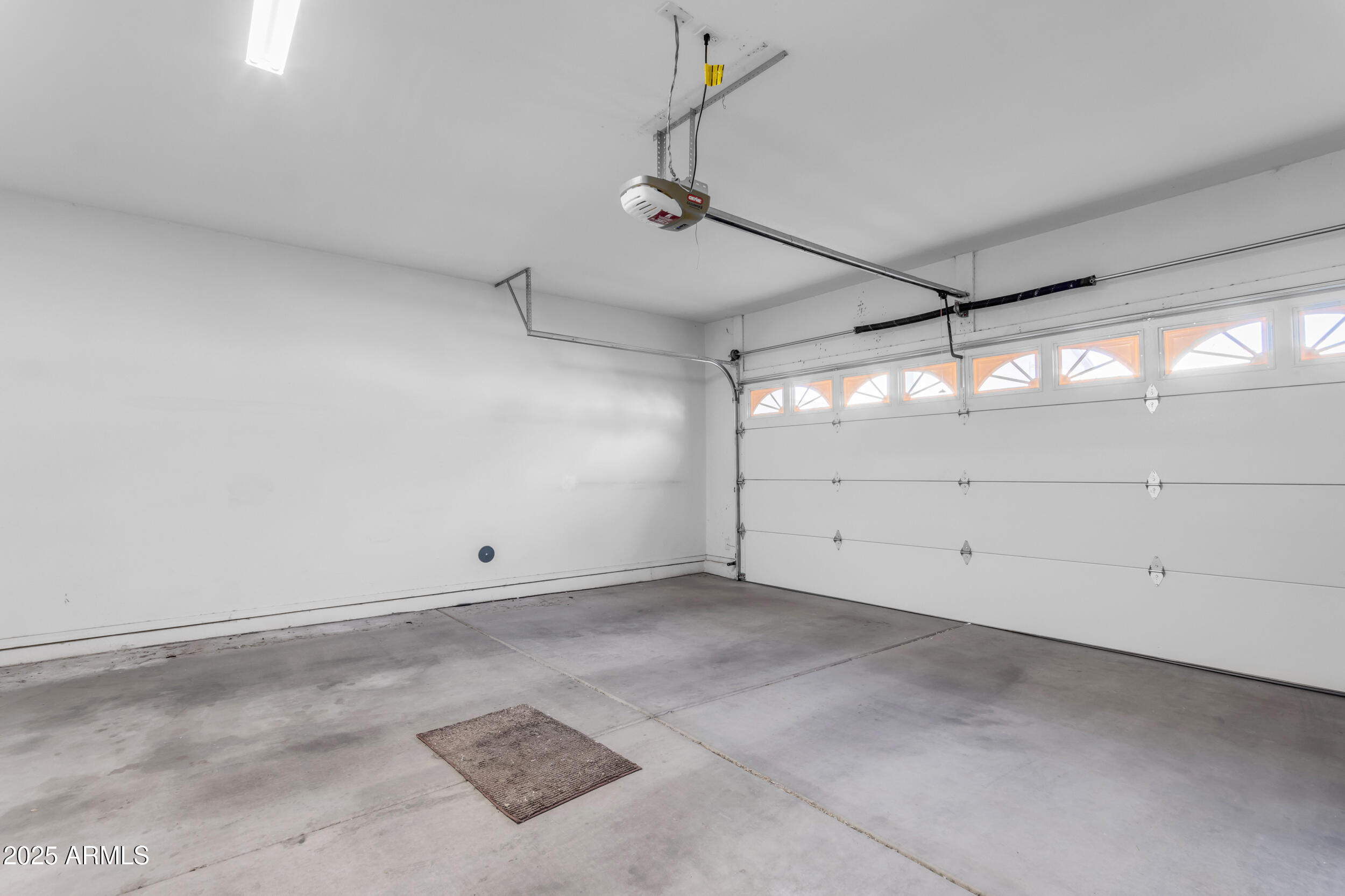 2067 W PERIWINKLE Way