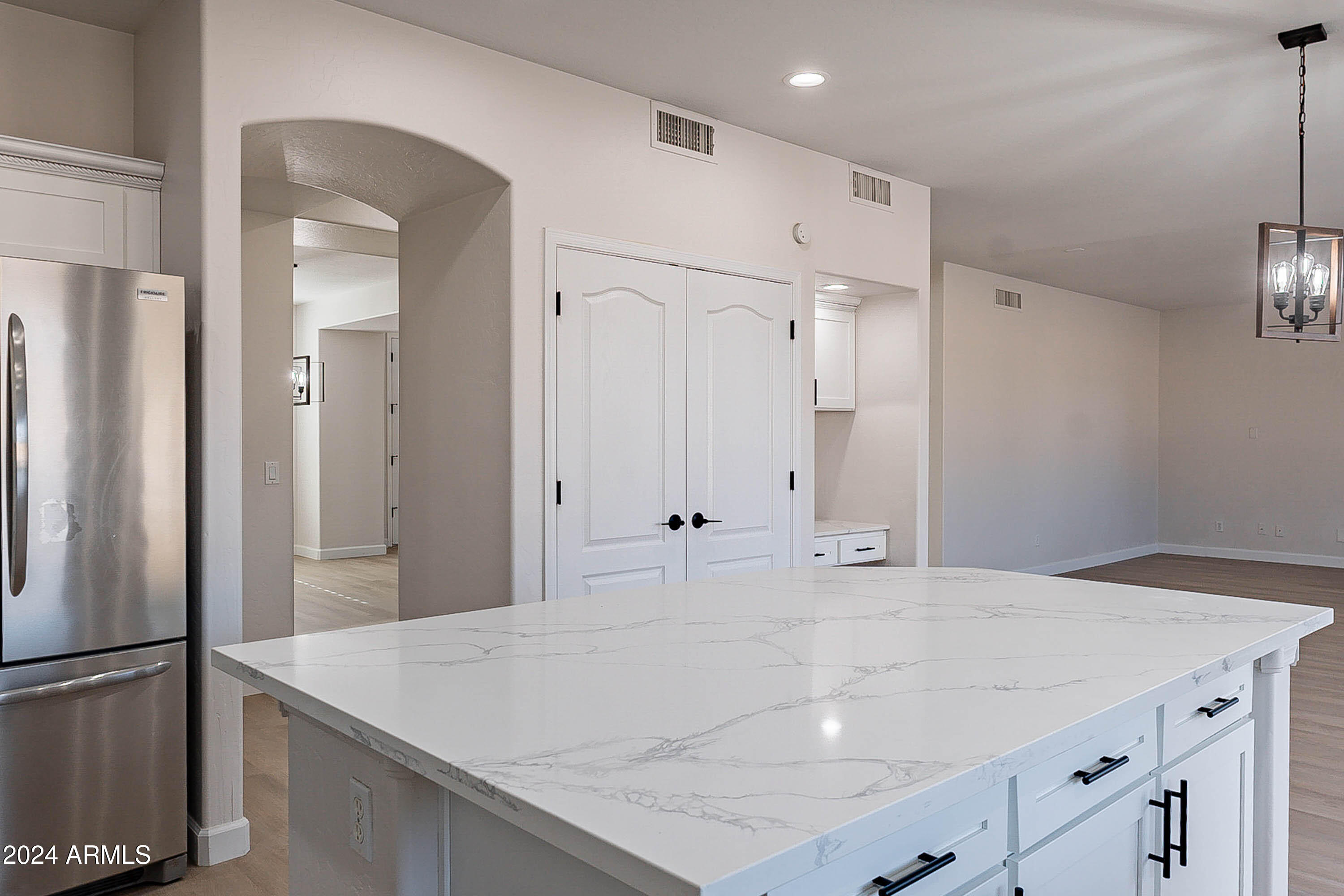 9902 E MESETO Avenue