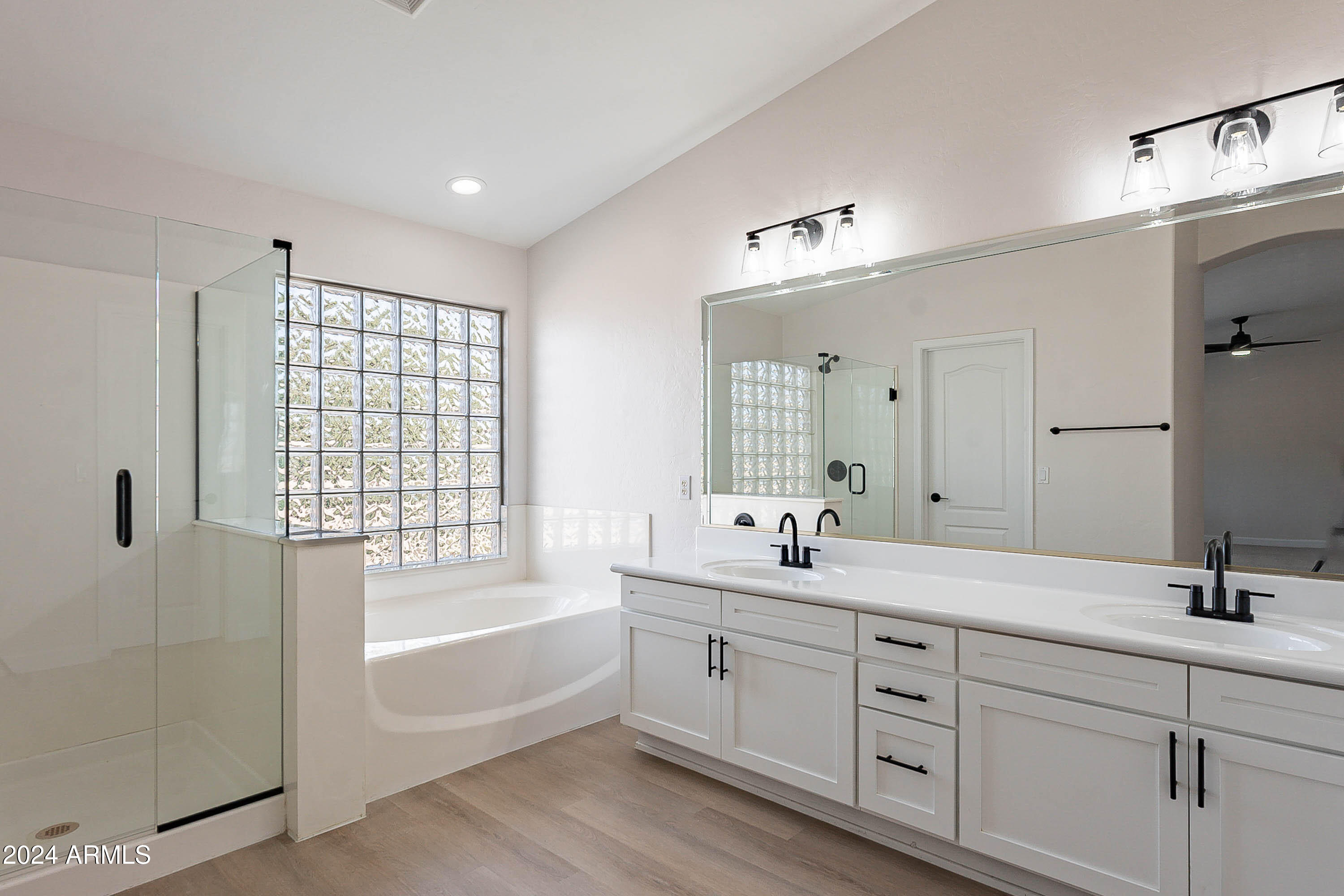 9902 E MESETO Avenue