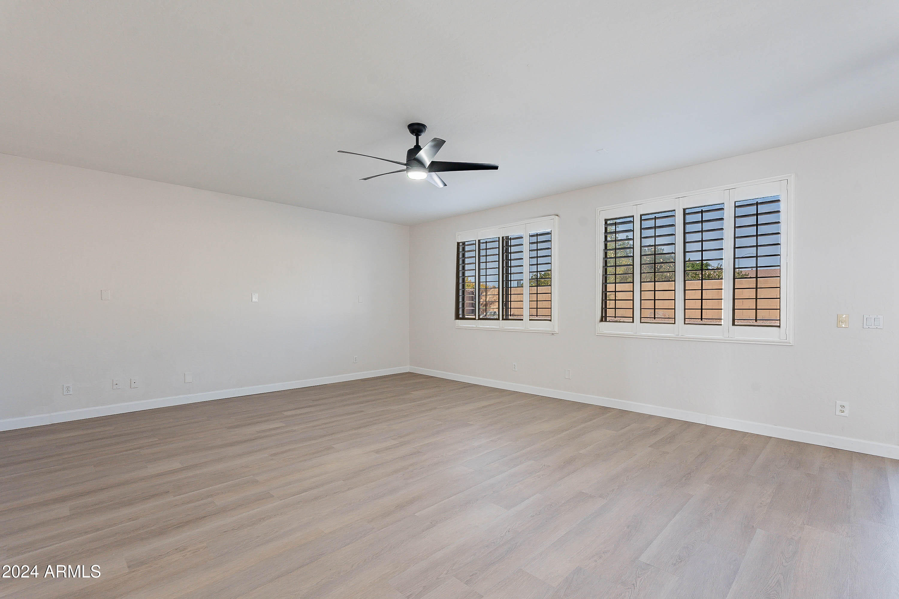 9902 E MESETO Avenue