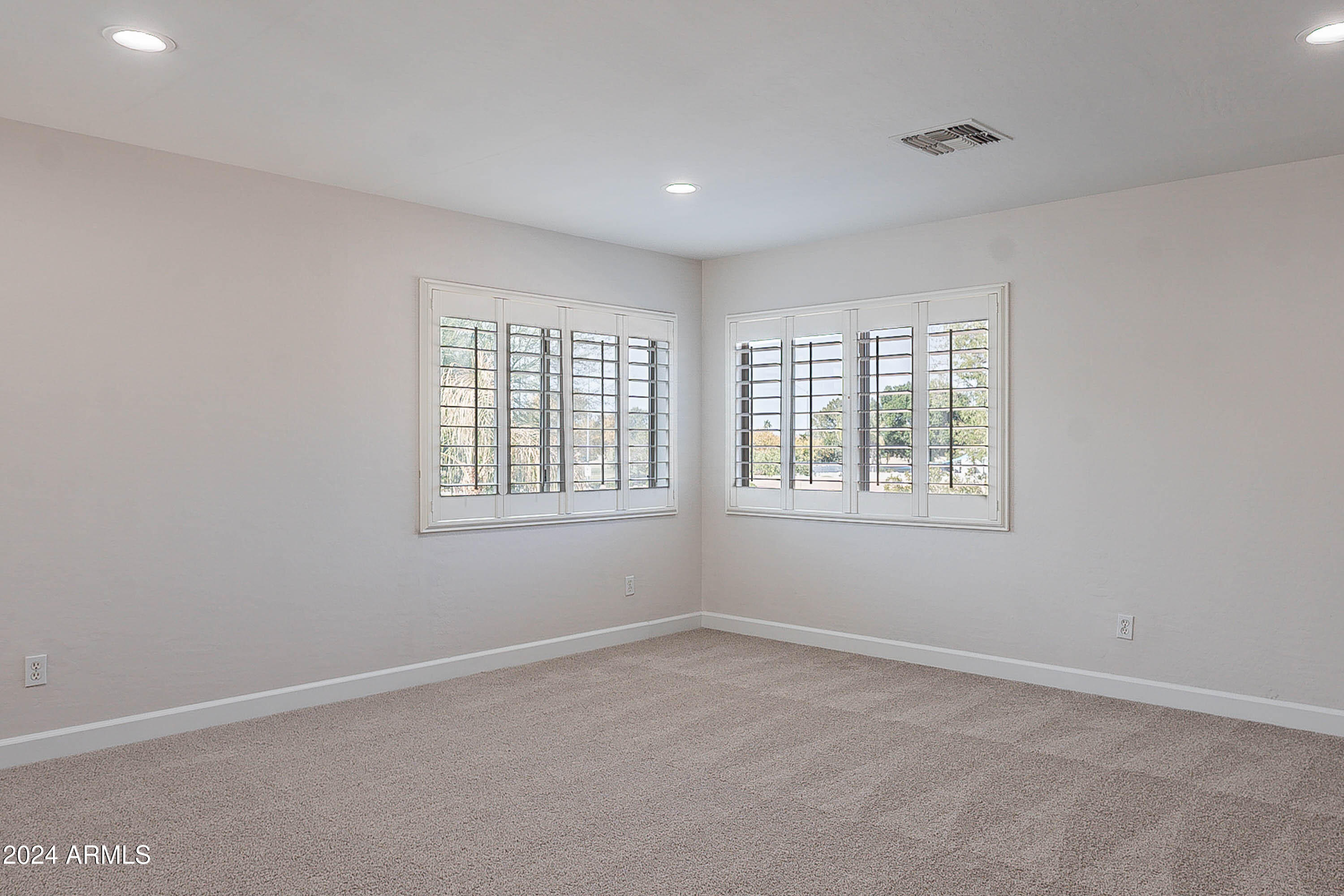 9902 E MESETO Avenue