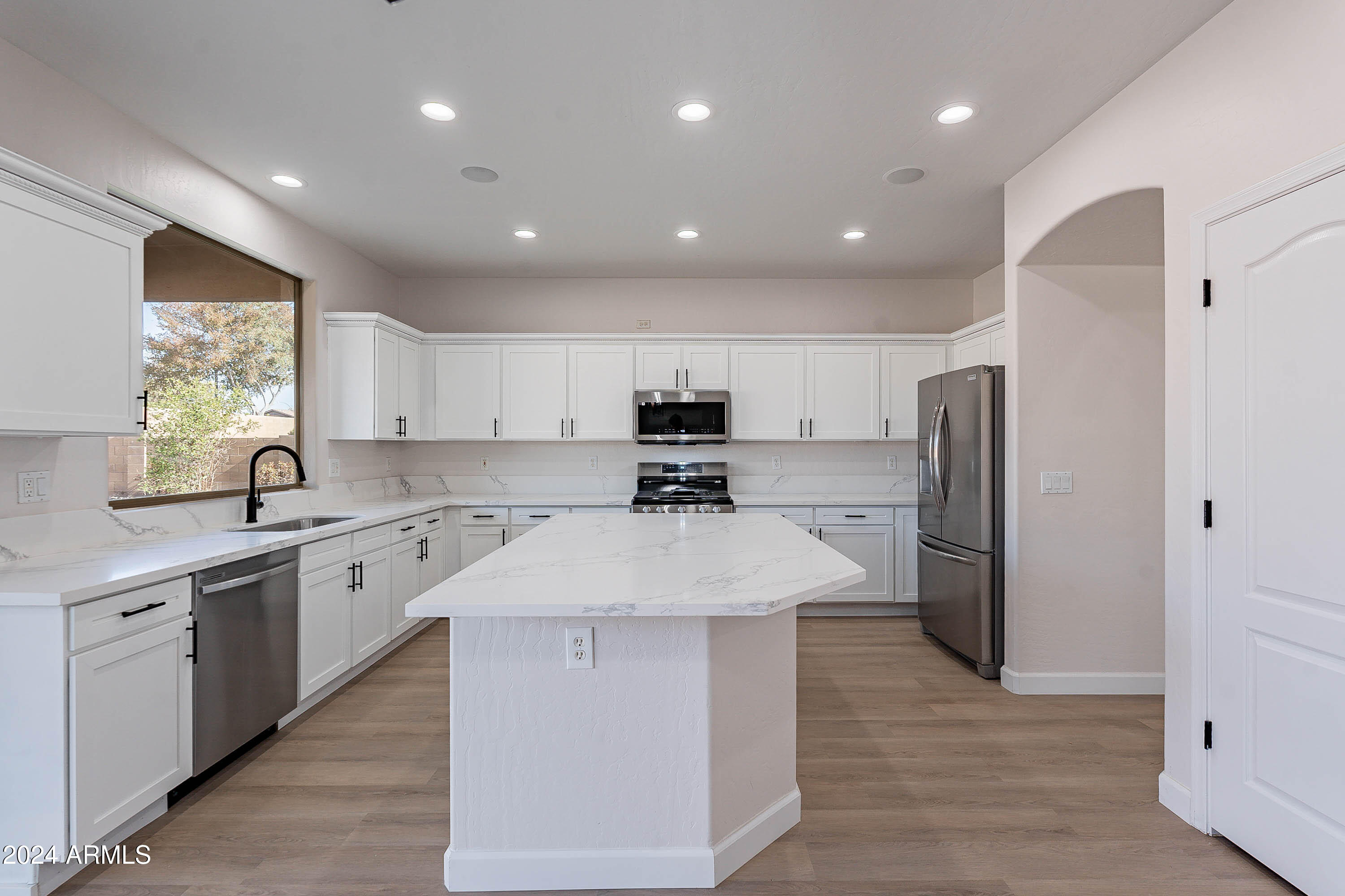 9902 E MESETO Avenue