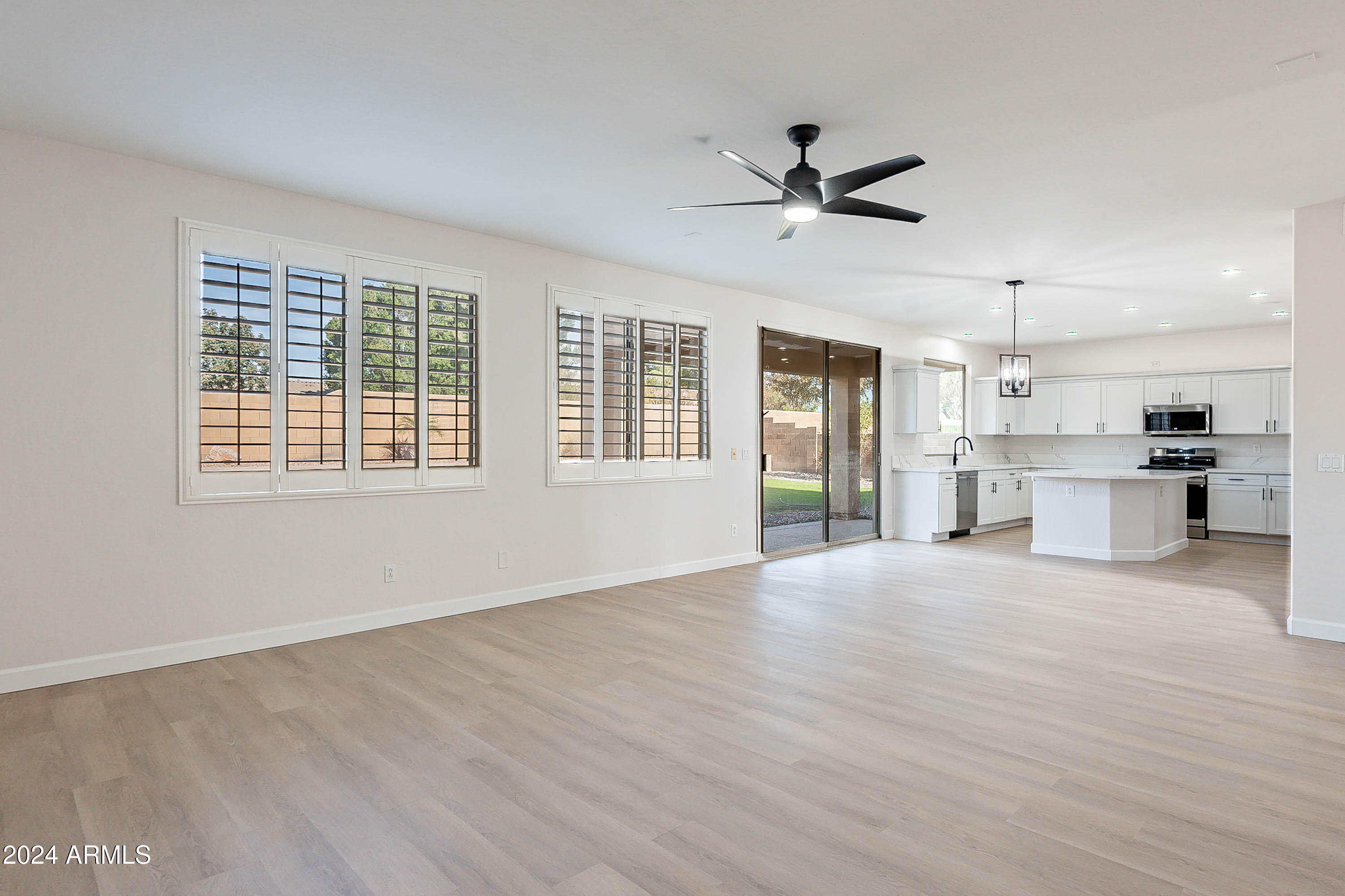 9902 E MESETO Avenue