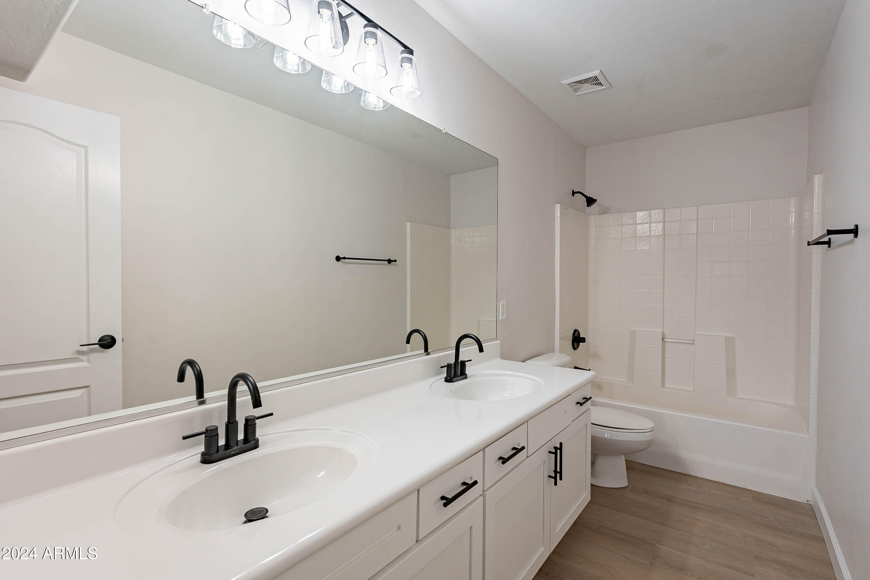 9902 E MESETO Avenue