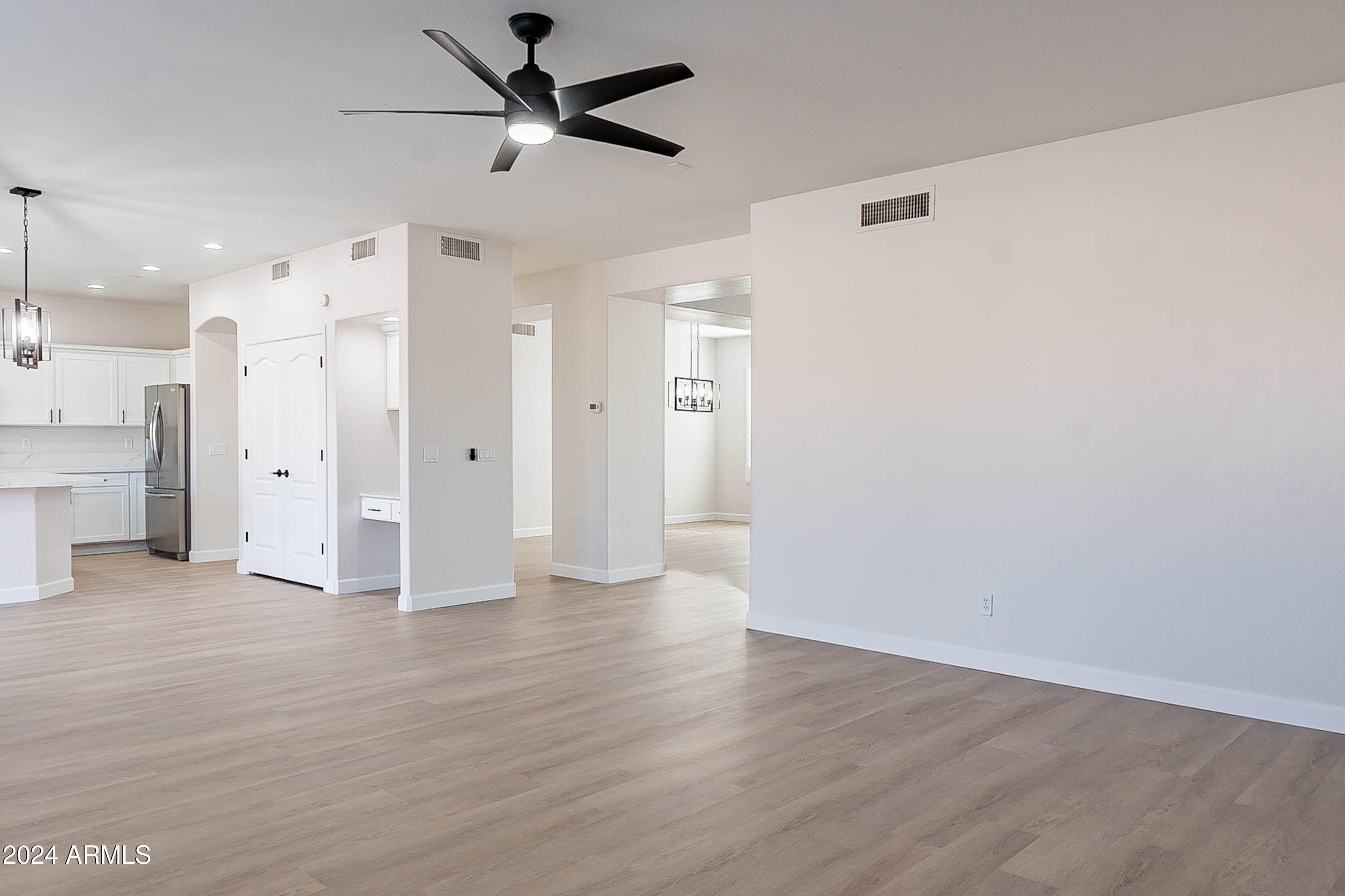 9902 E MESETO Avenue