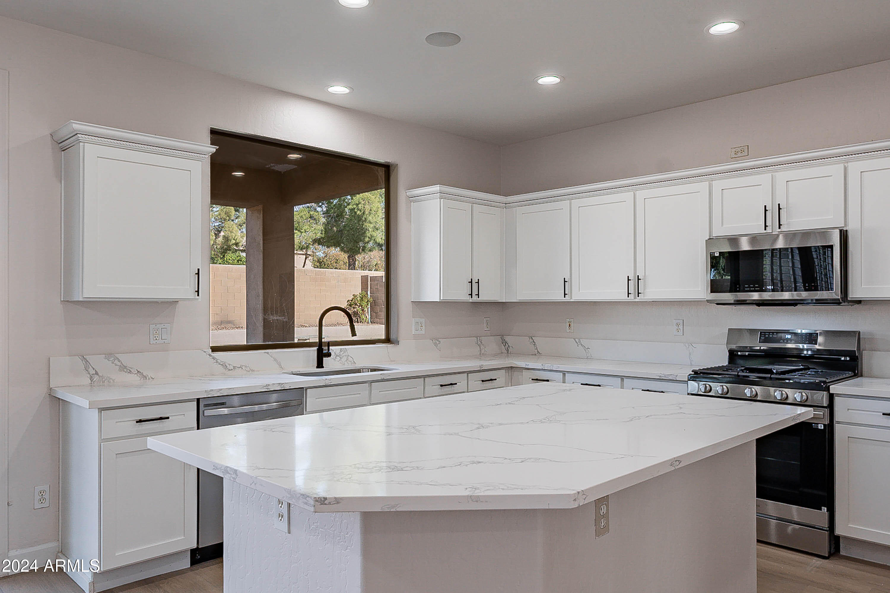 9902 E MESETO Avenue