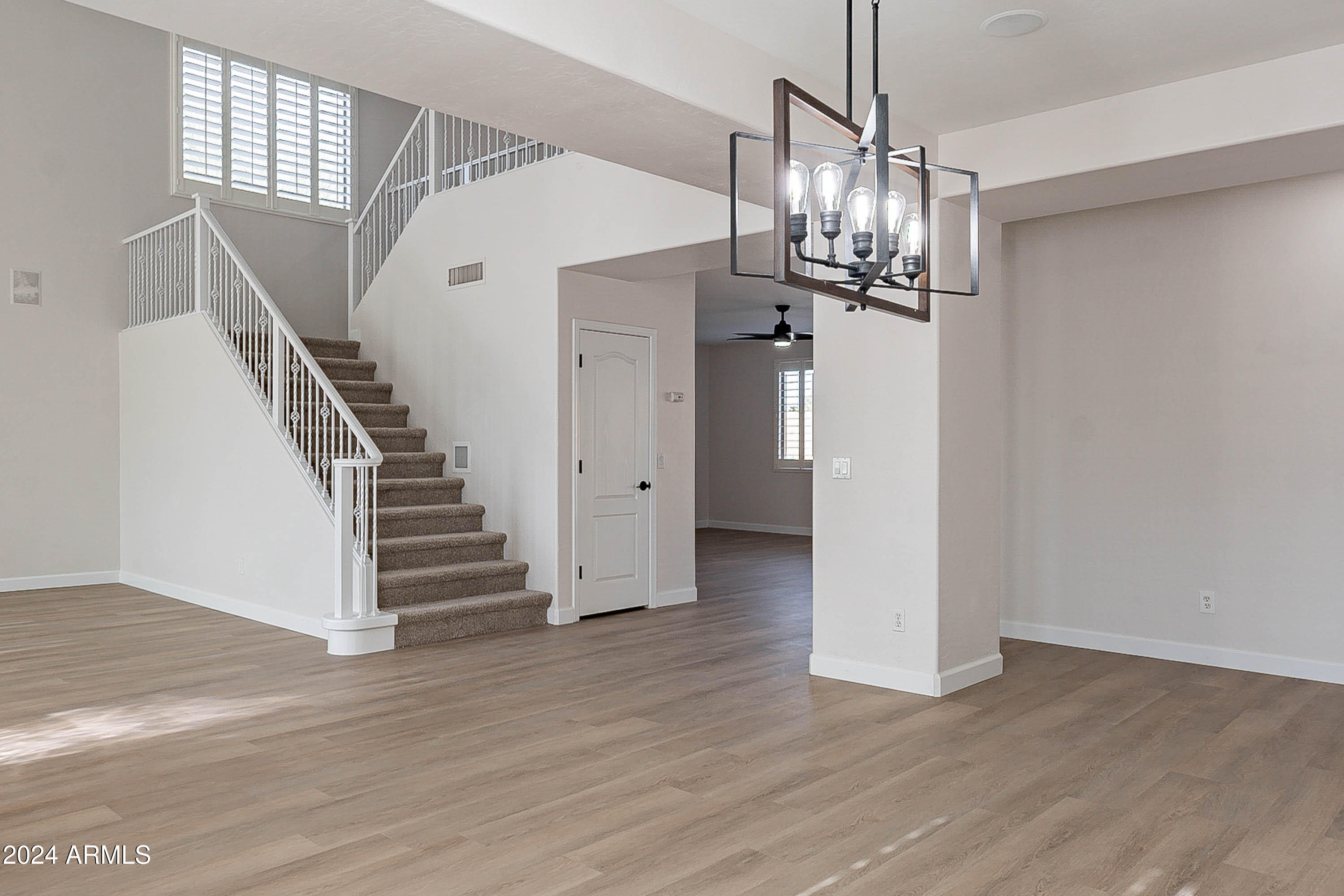 9902 E MESETO Avenue