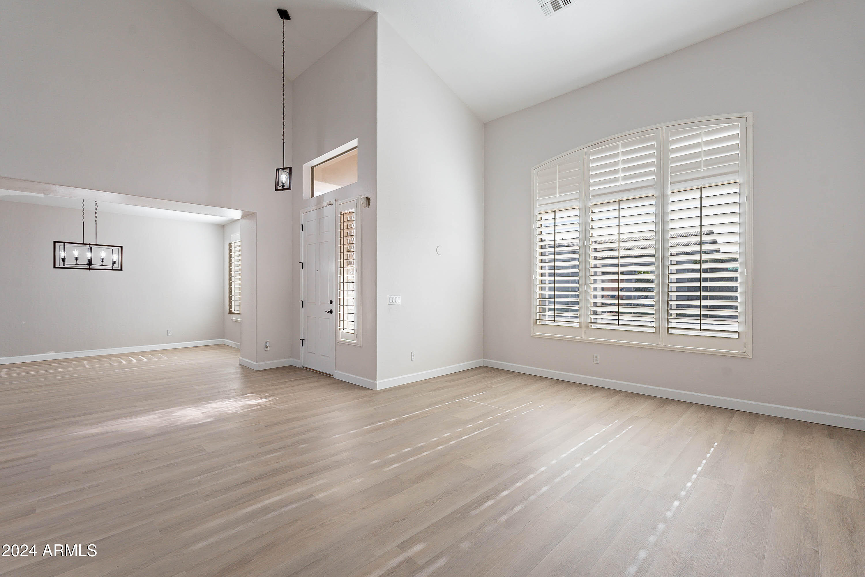 9902 E MESETO Avenue