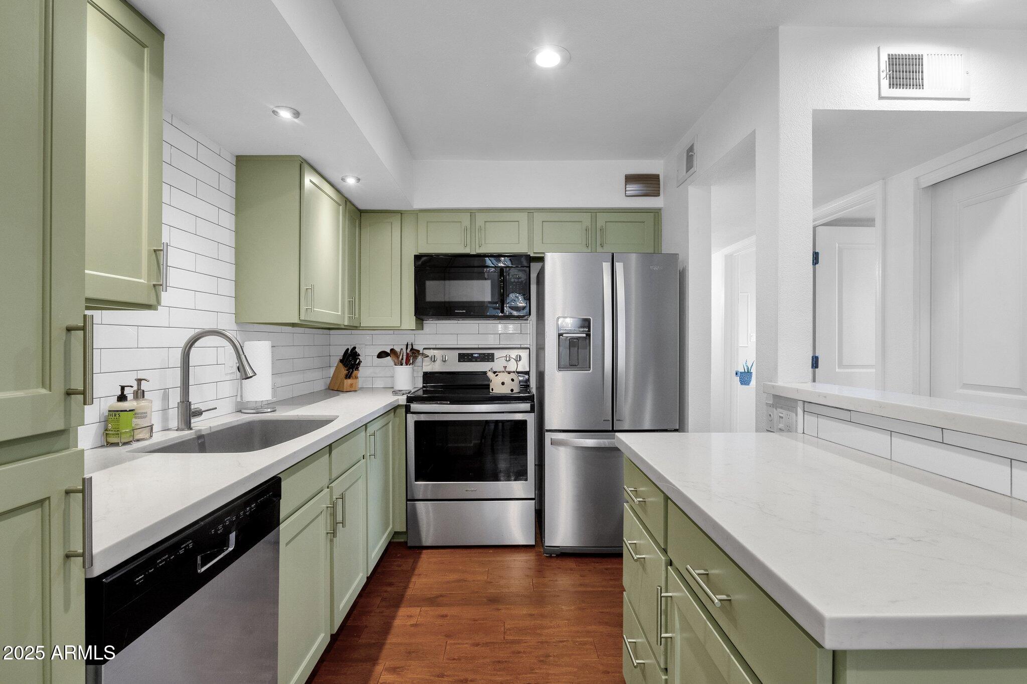 1241 E MEDLOCK Drive, 110