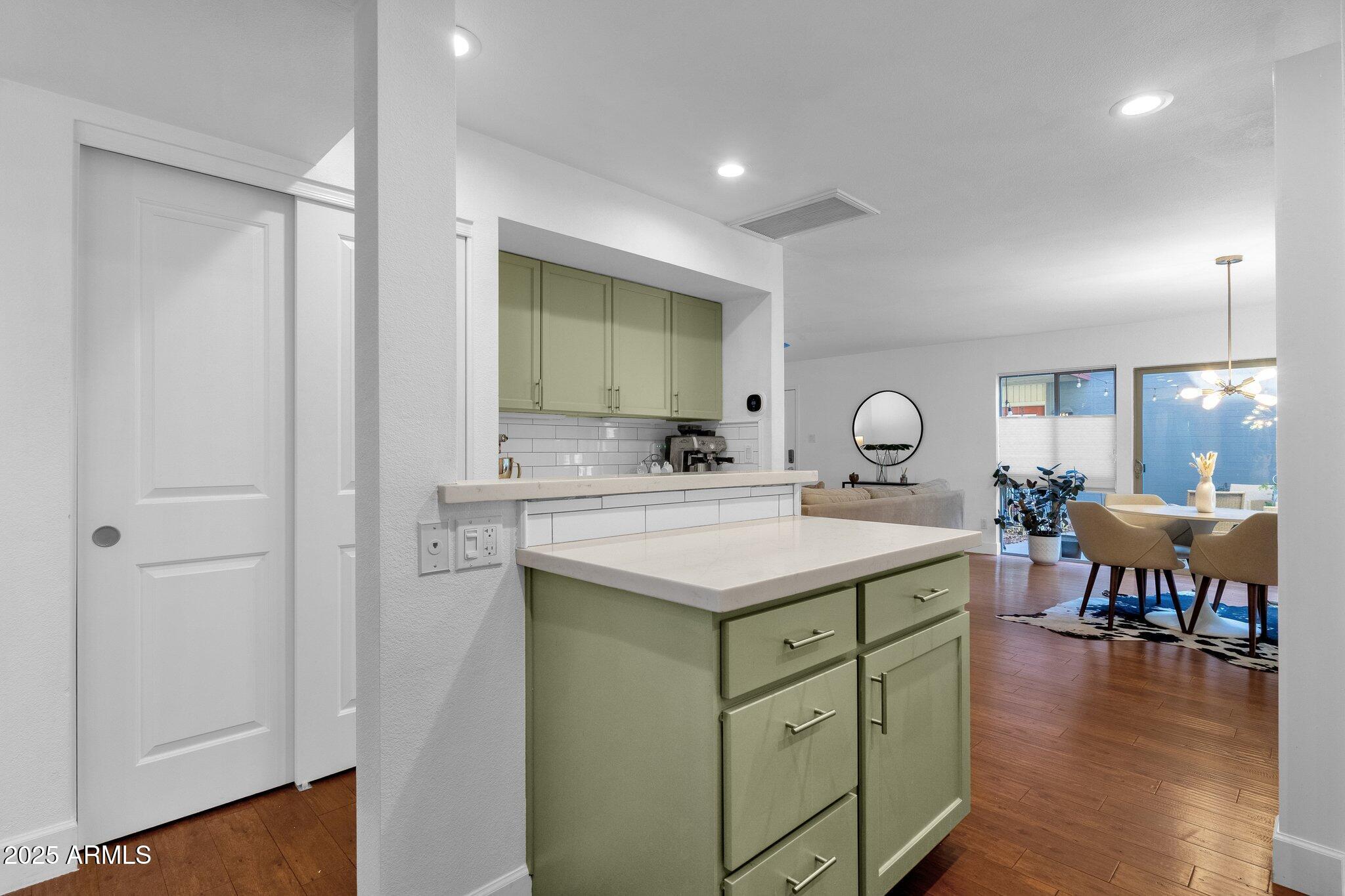 1241 E MEDLOCK Drive, 110