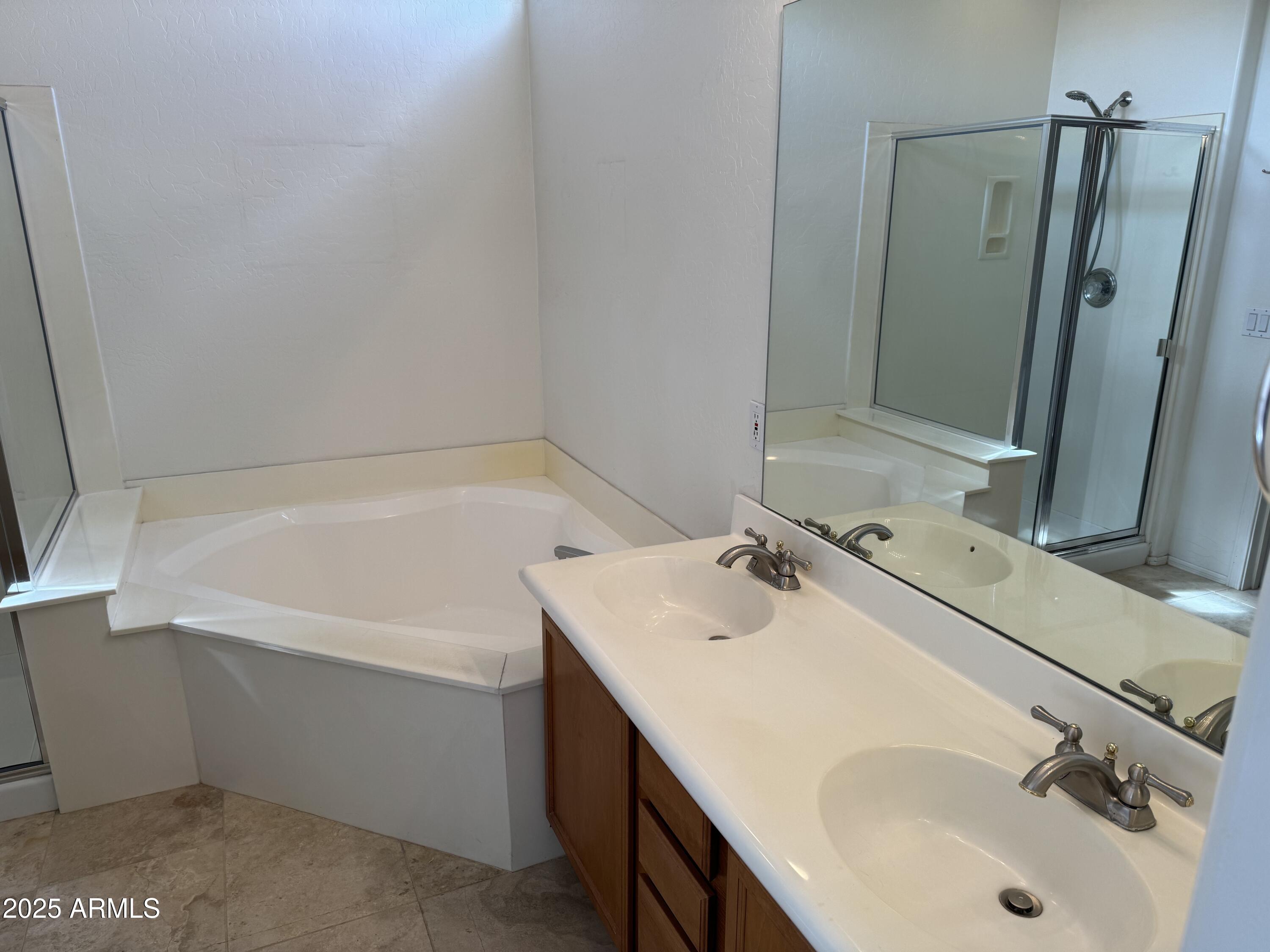 9065 E GARY Road, 124