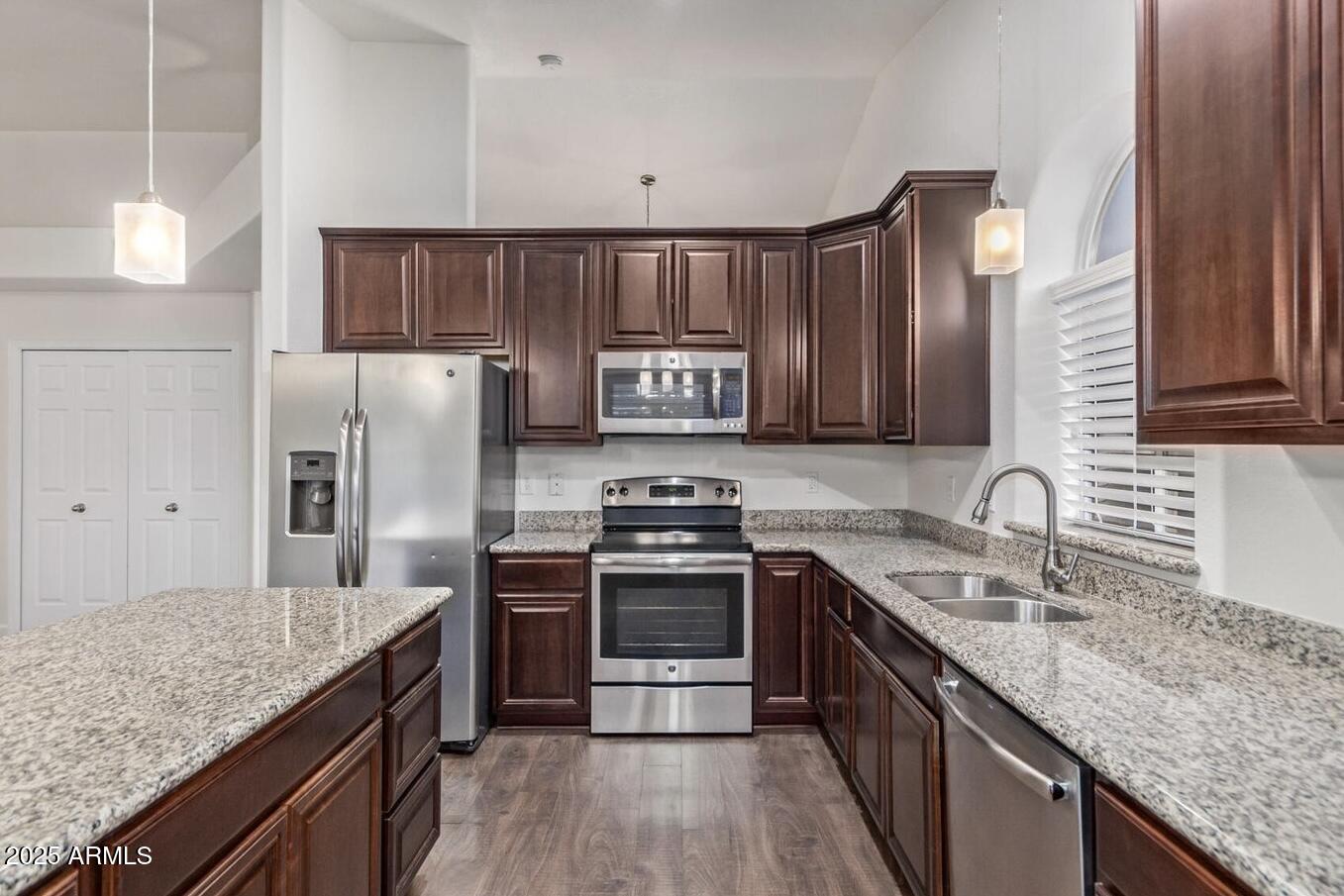 169 S COMANCHE Drive