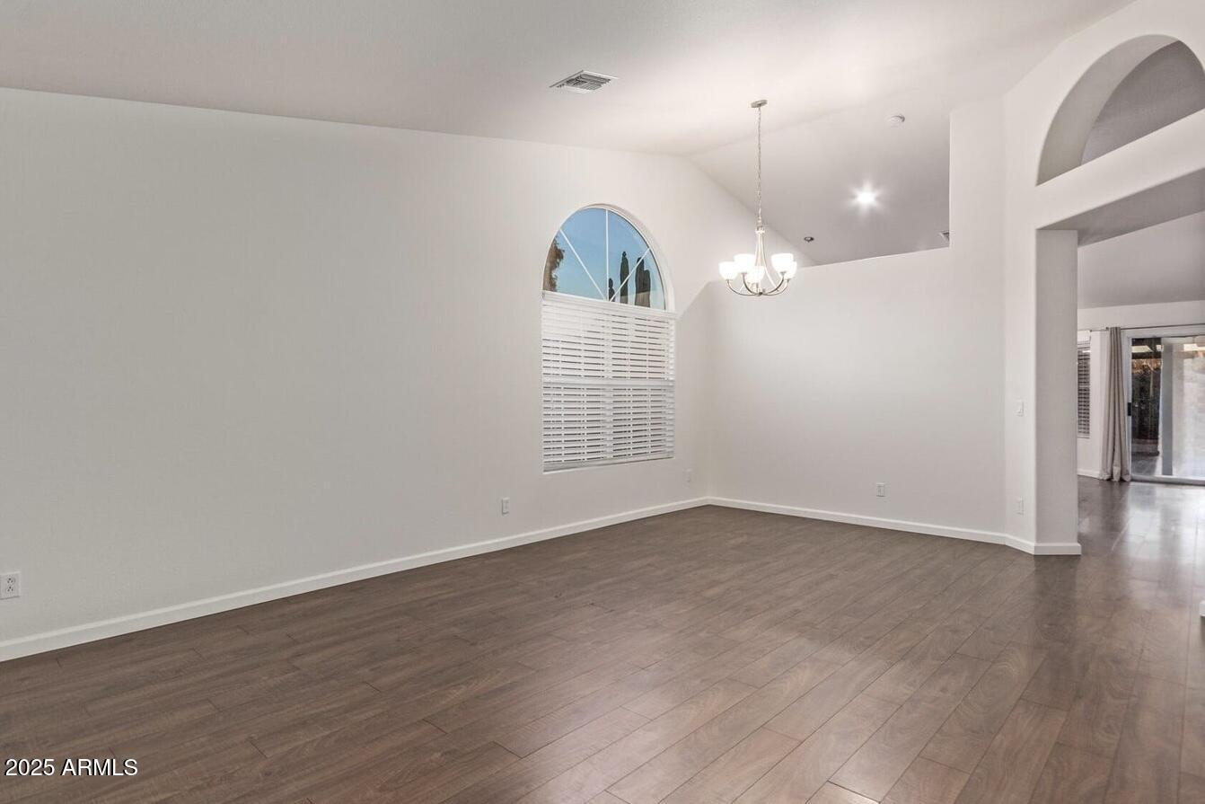 169 S COMANCHE Drive