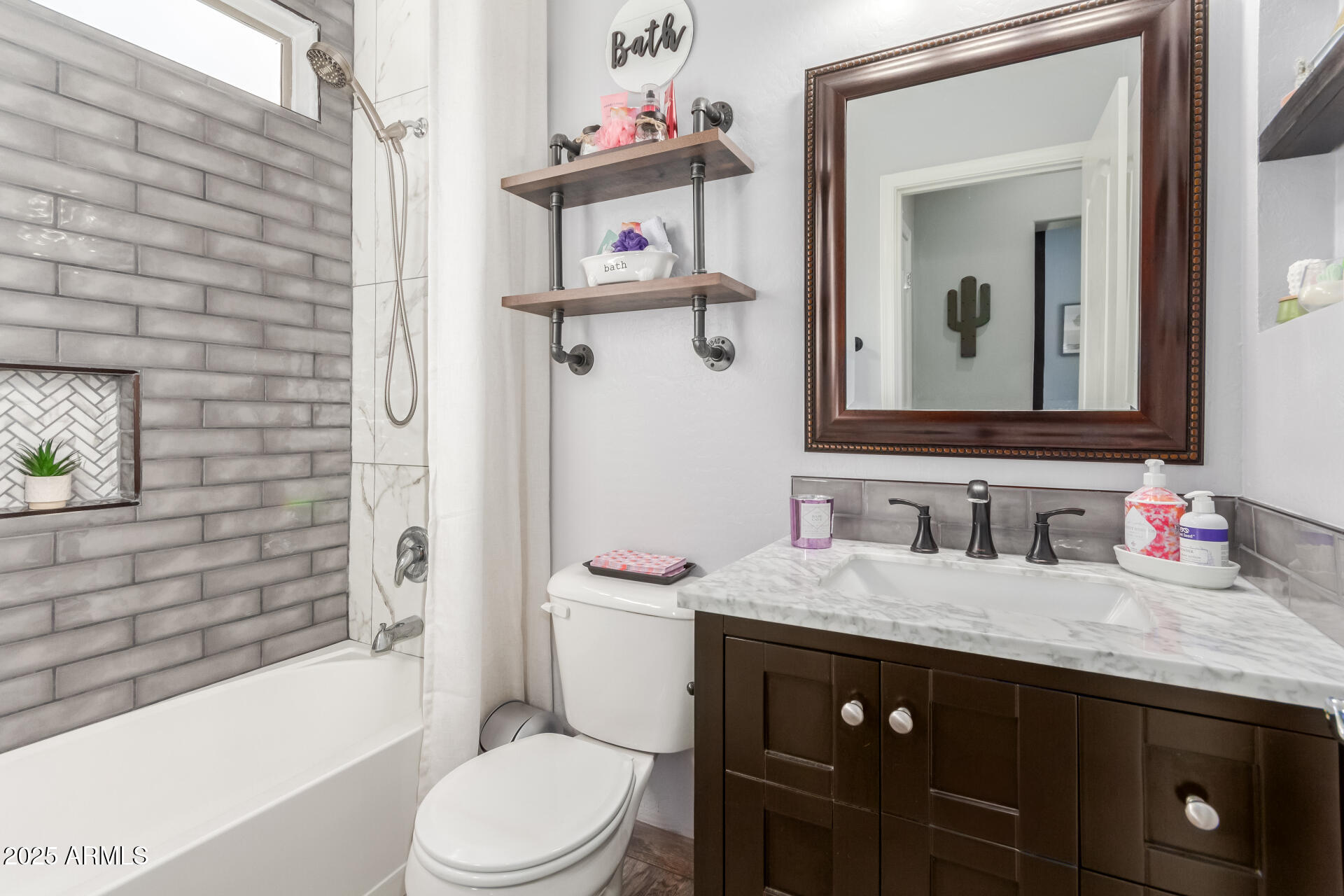 3285 E LAFAYETTE Avenue