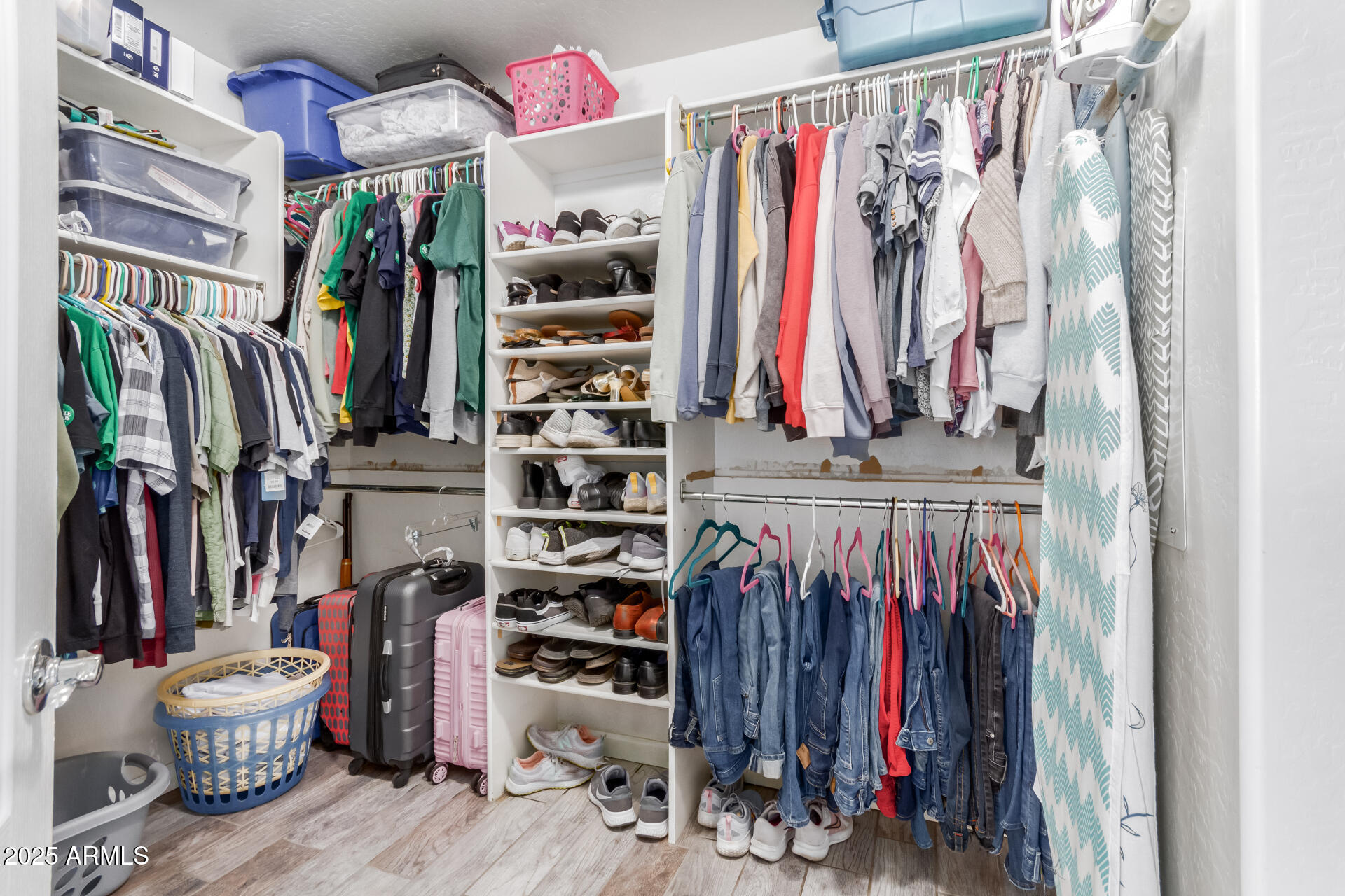 3285 E LAFAYETTE Avenue