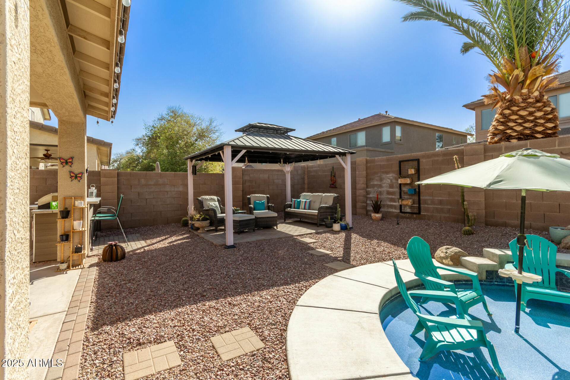 3285 E LAFAYETTE Avenue