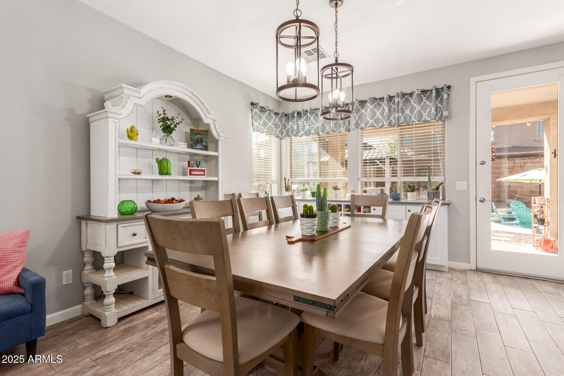 3285 E LAFAYETTE Avenue