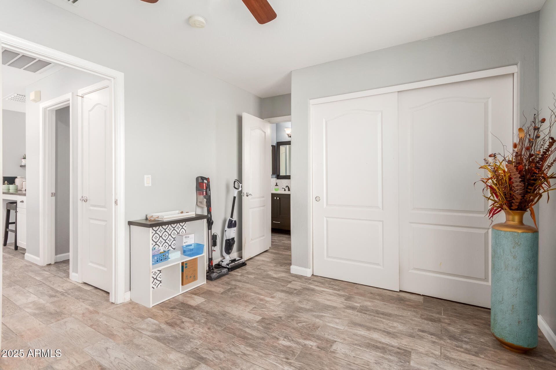 3285 E LAFAYETTE Avenue