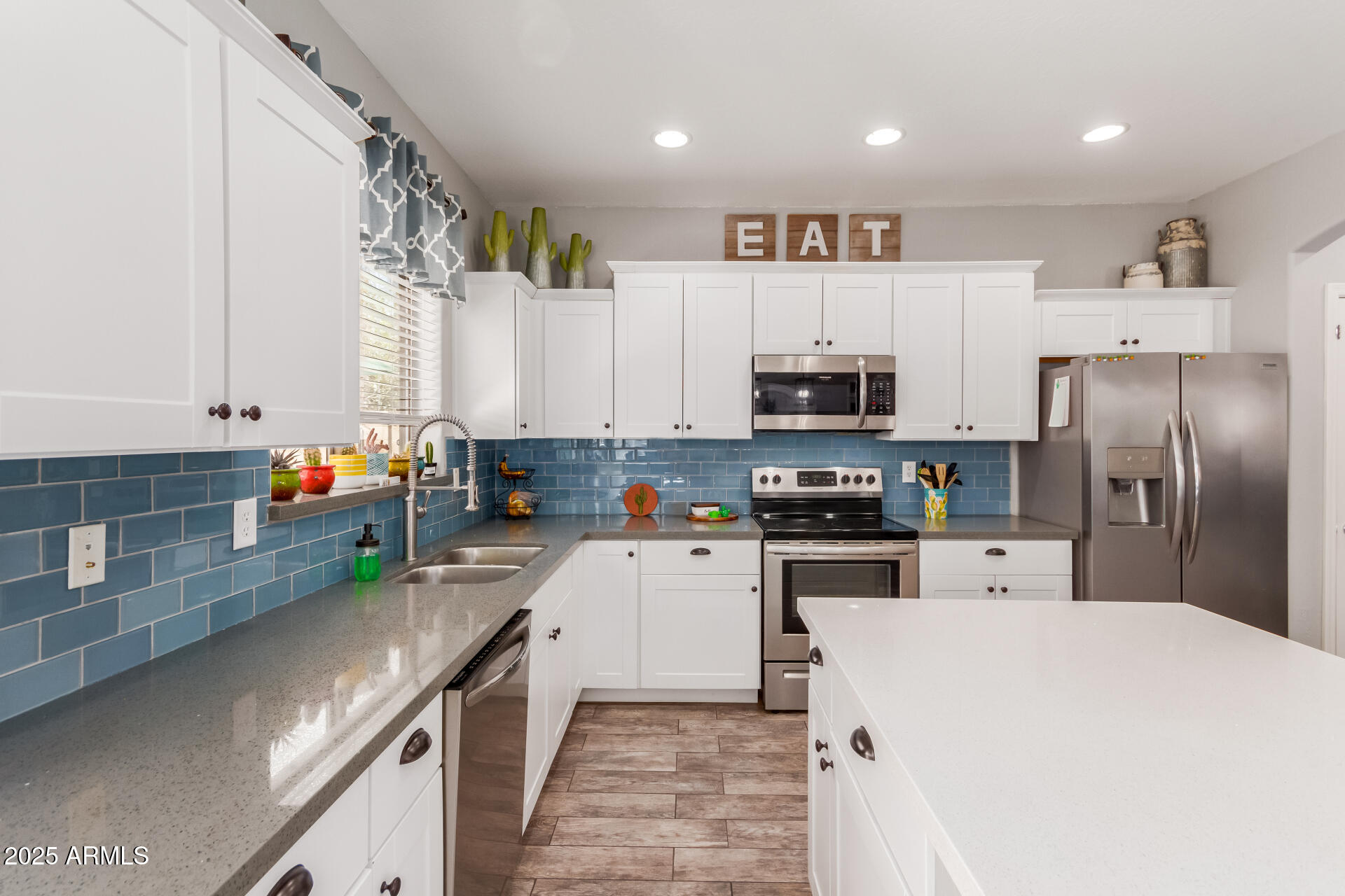 3285 E LAFAYETTE Avenue