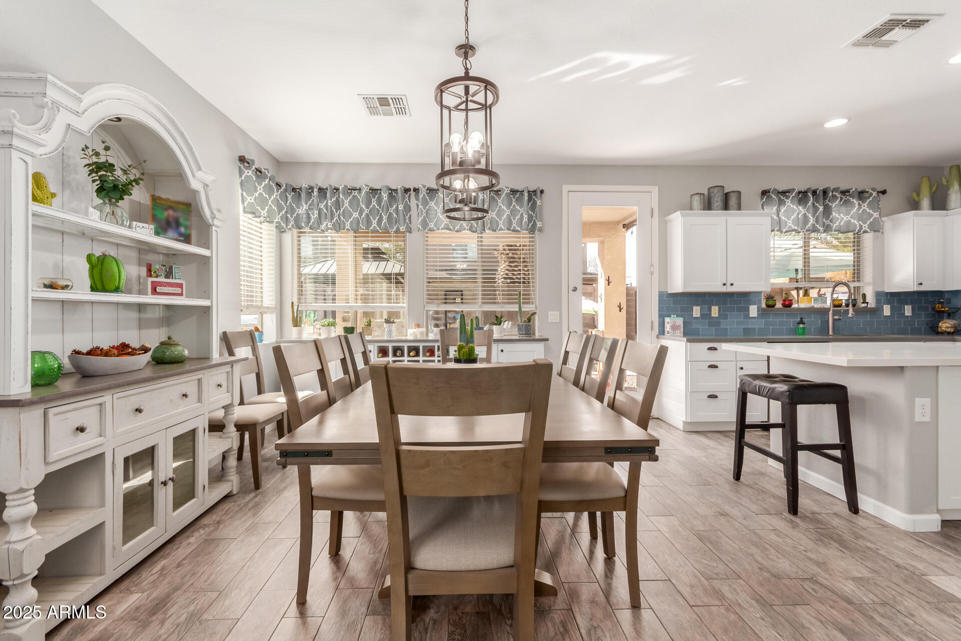 3285 E LAFAYETTE Avenue